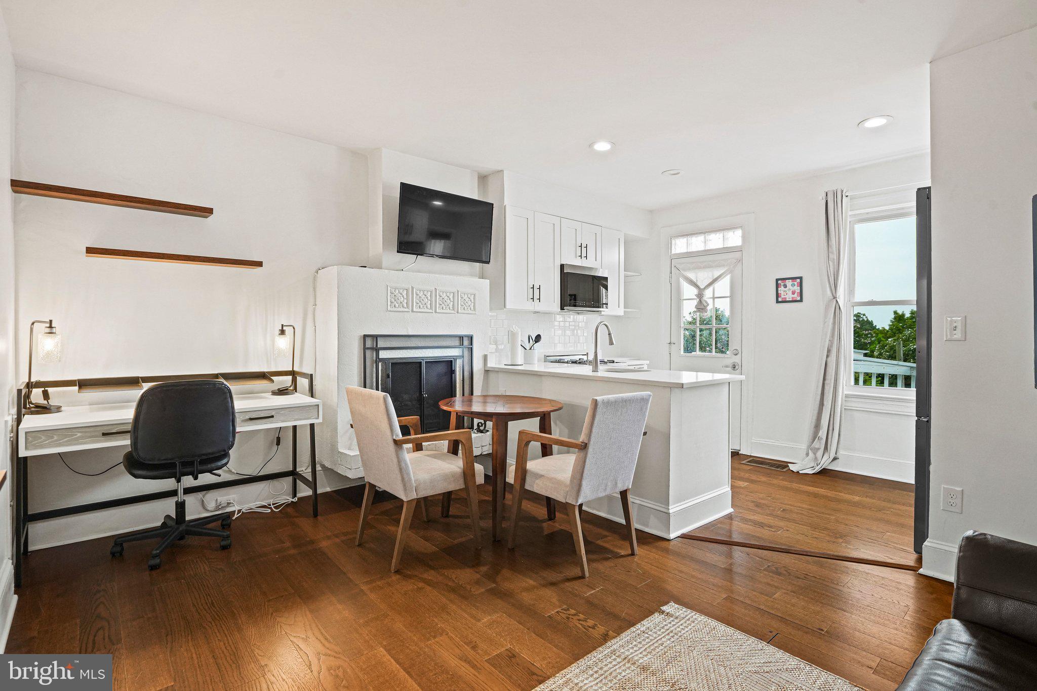 409 CONSTITUTION AVENUE NE 3