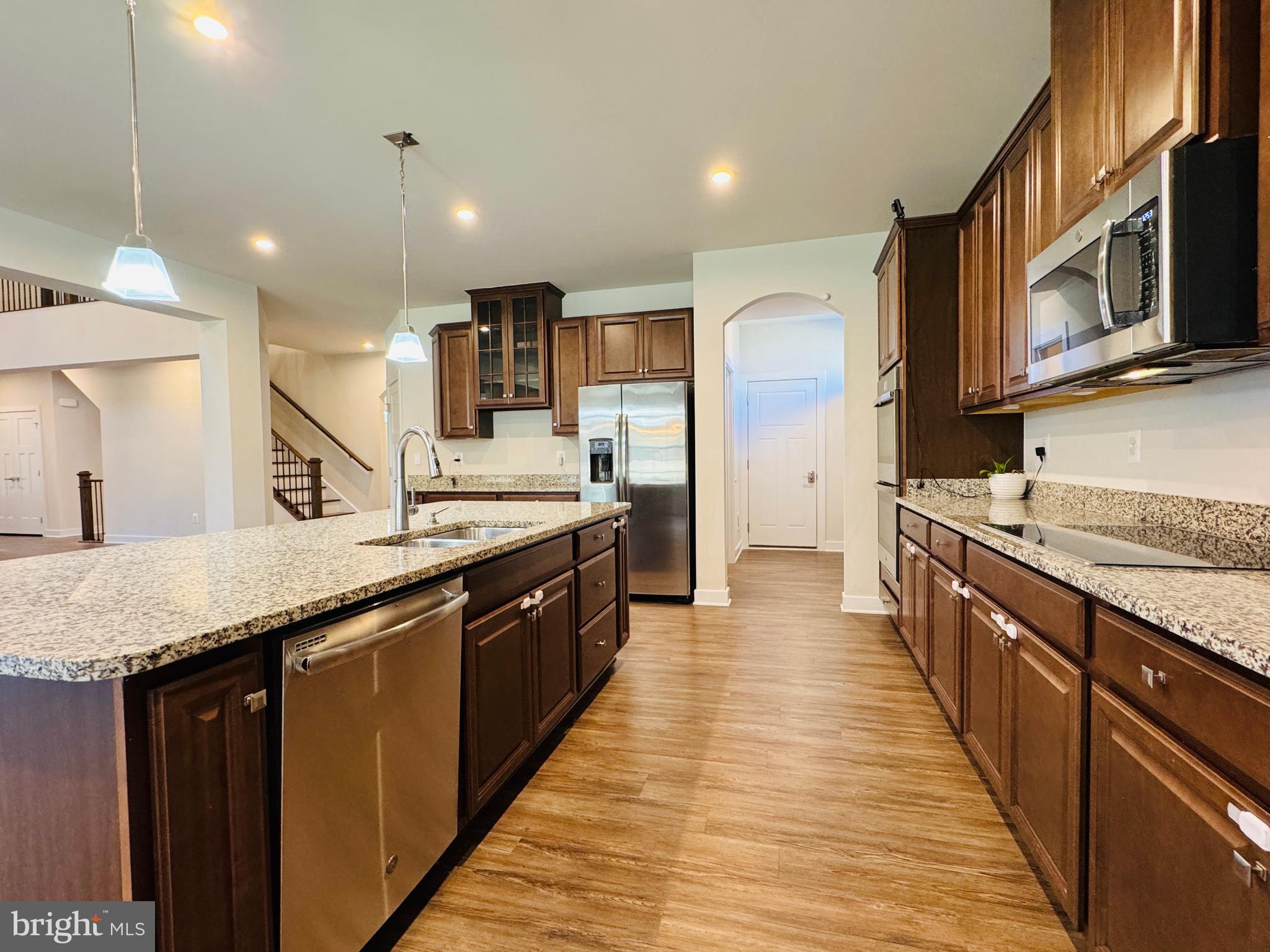 ONVILLE ESTATES - Residential Lease