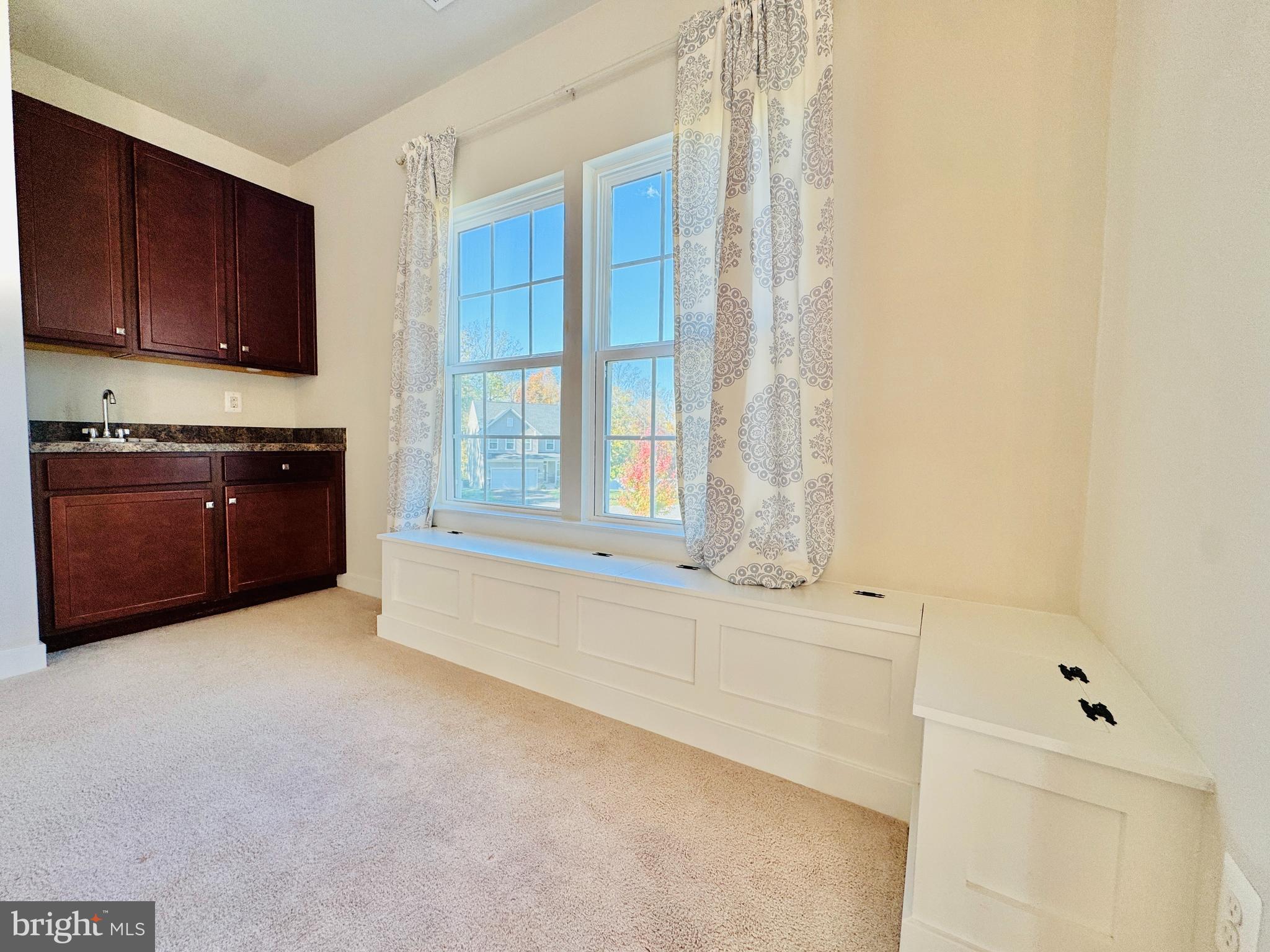 ONVILLE ESTATES - Residential Lease