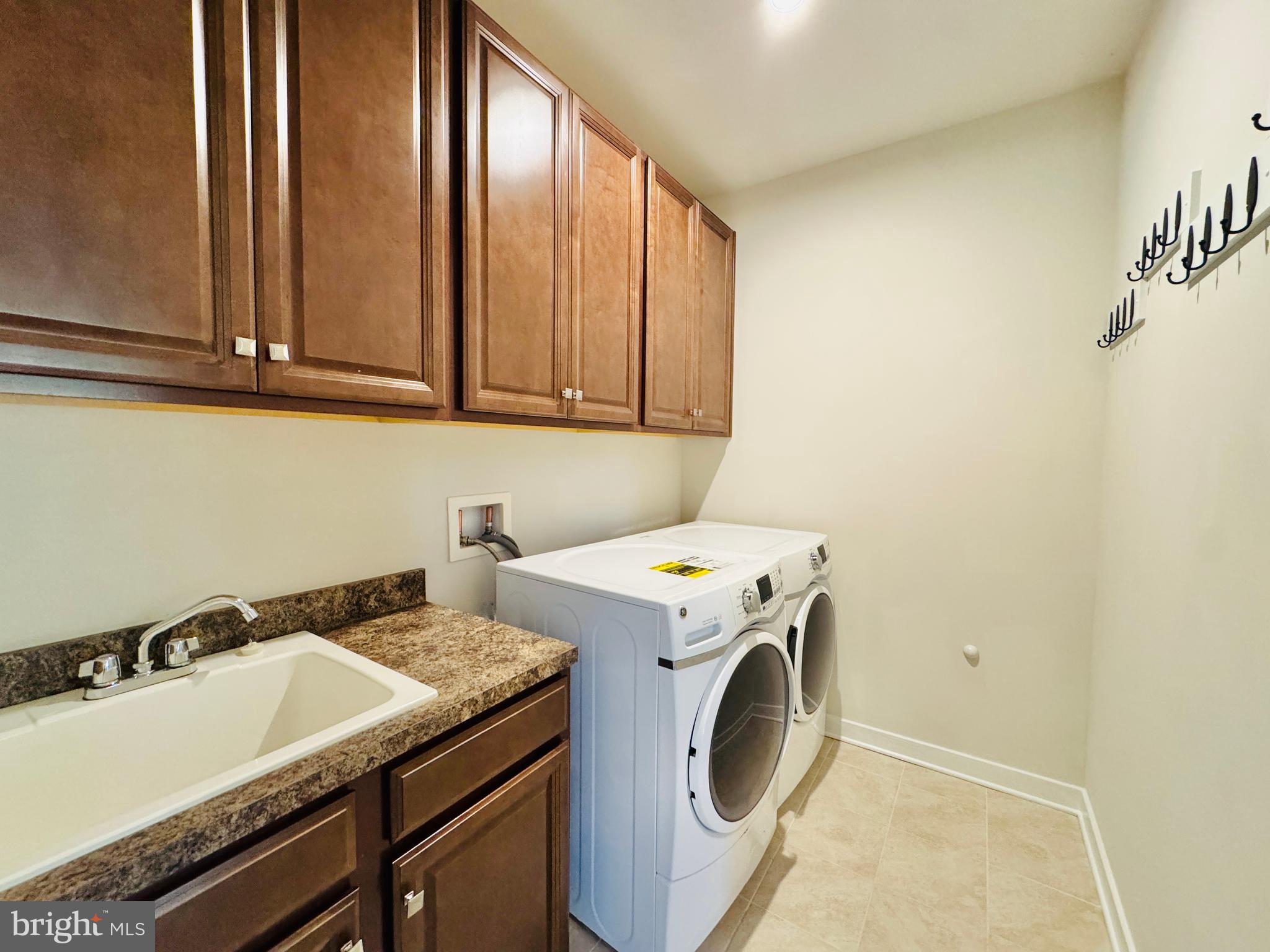 ONVILLE ESTATES - Residential Lease