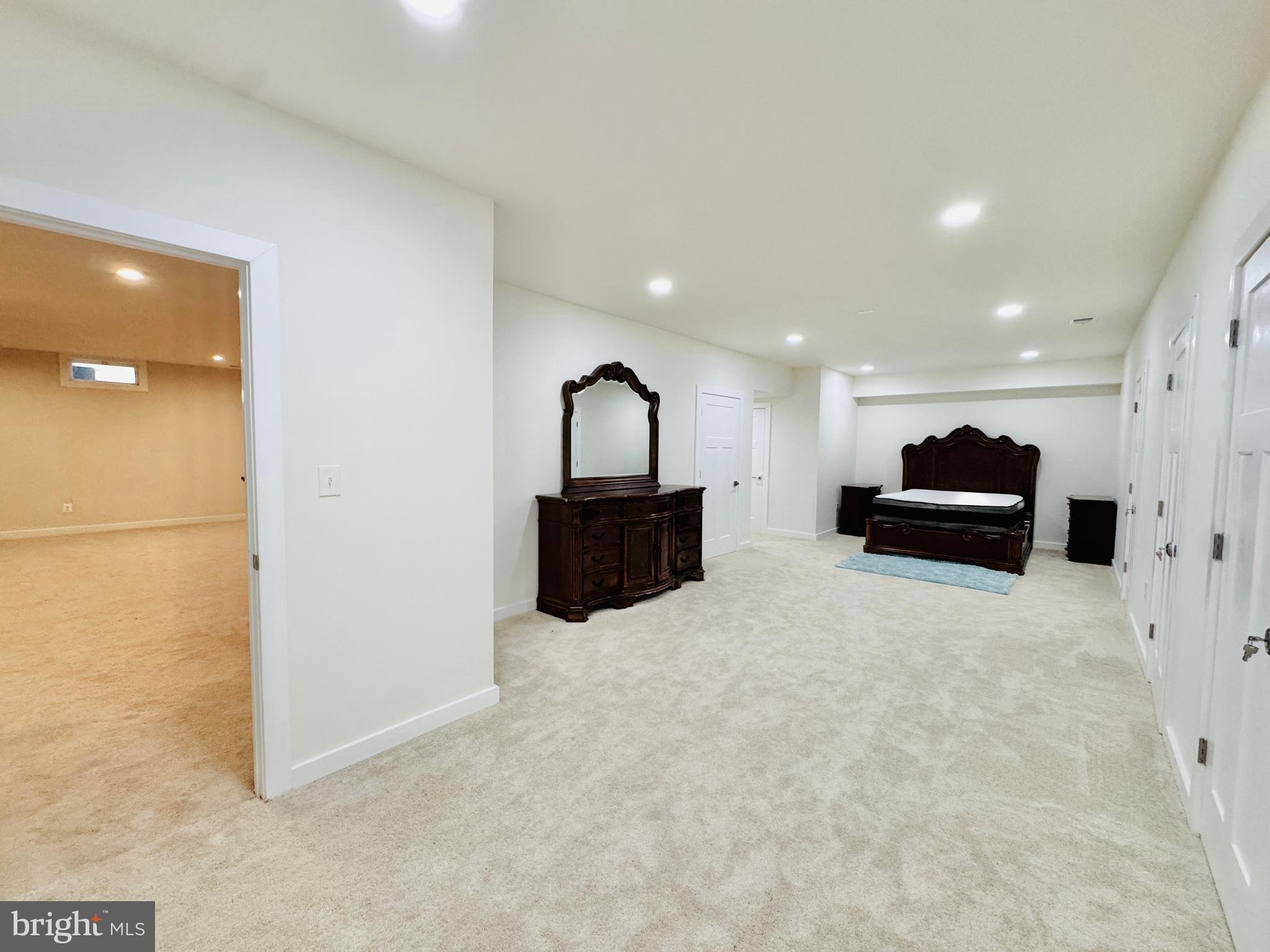 ONVILLE ESTATES - Residential Lease