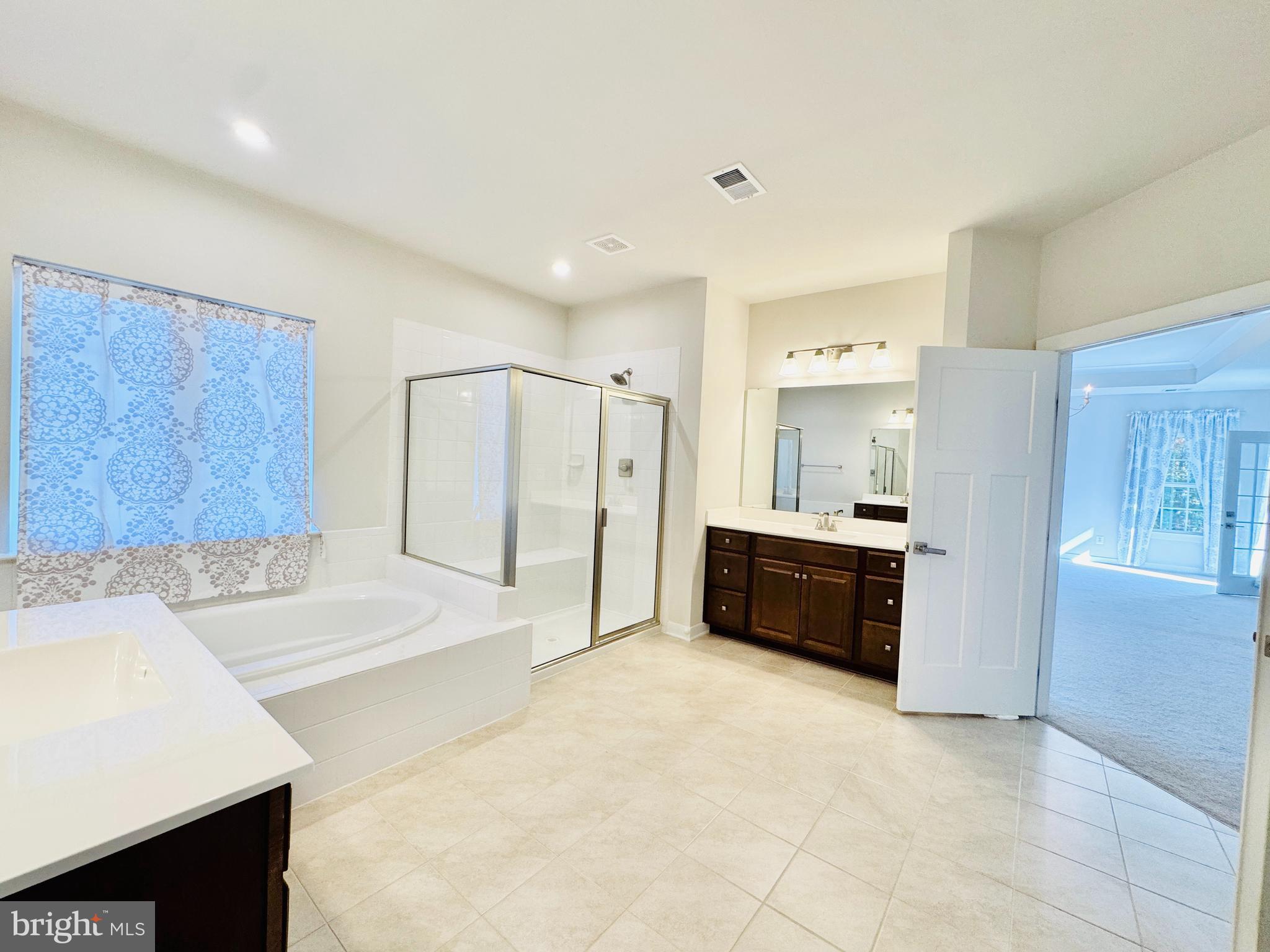 ONVILLE ESTATES - Residential Lease