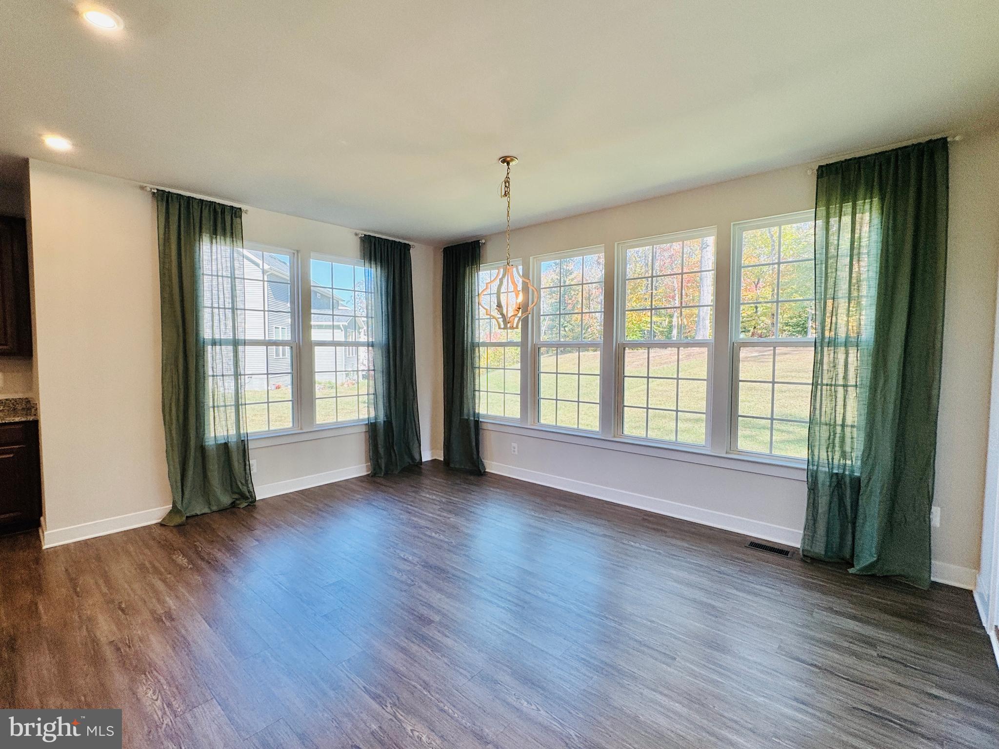 ONVILLE ESTATES - Residential Lease