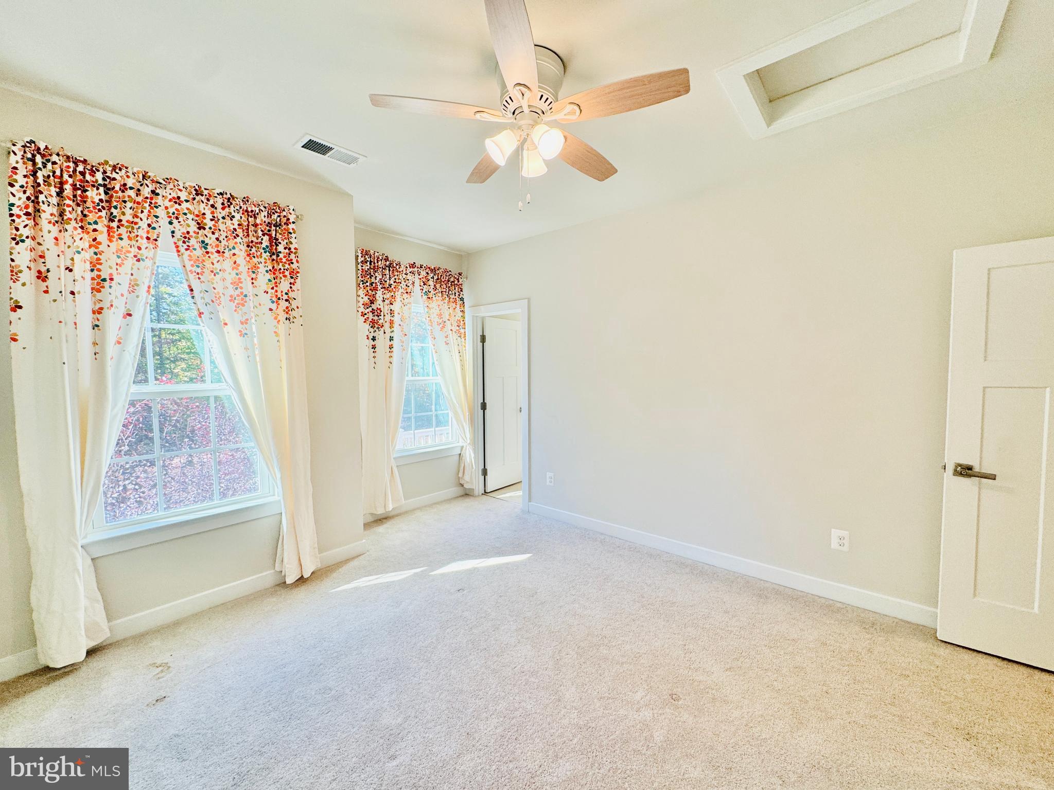 ONVILLE ESTATES - Residential Lease