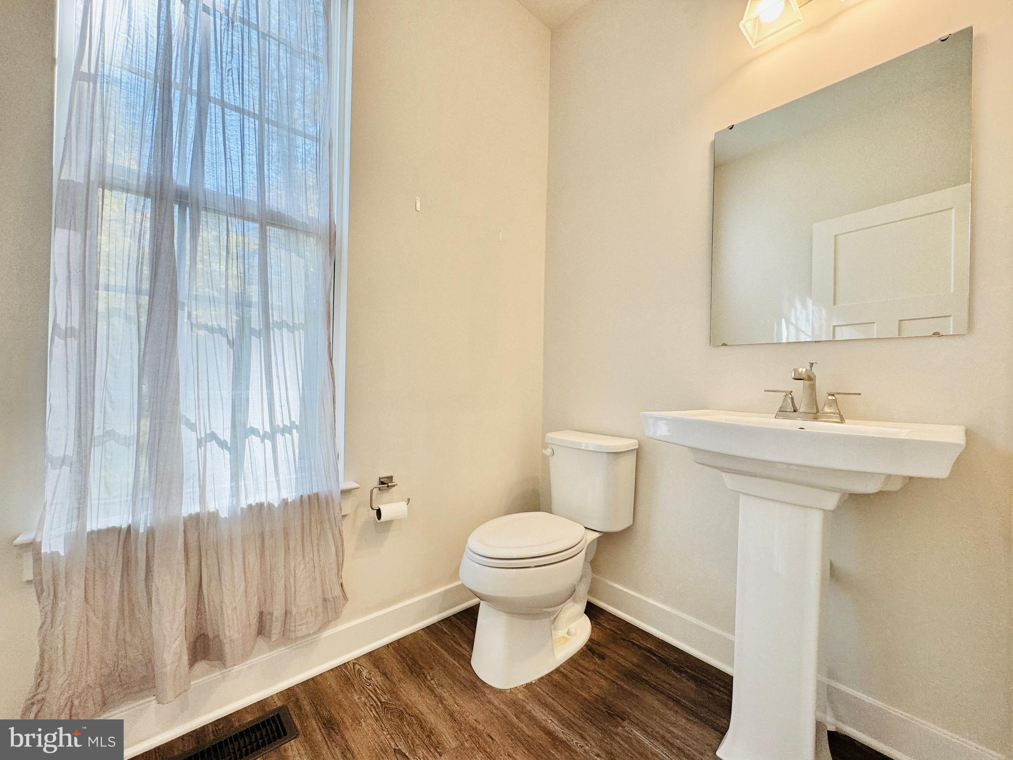 ONVILLE ESTATES - Residential Lease