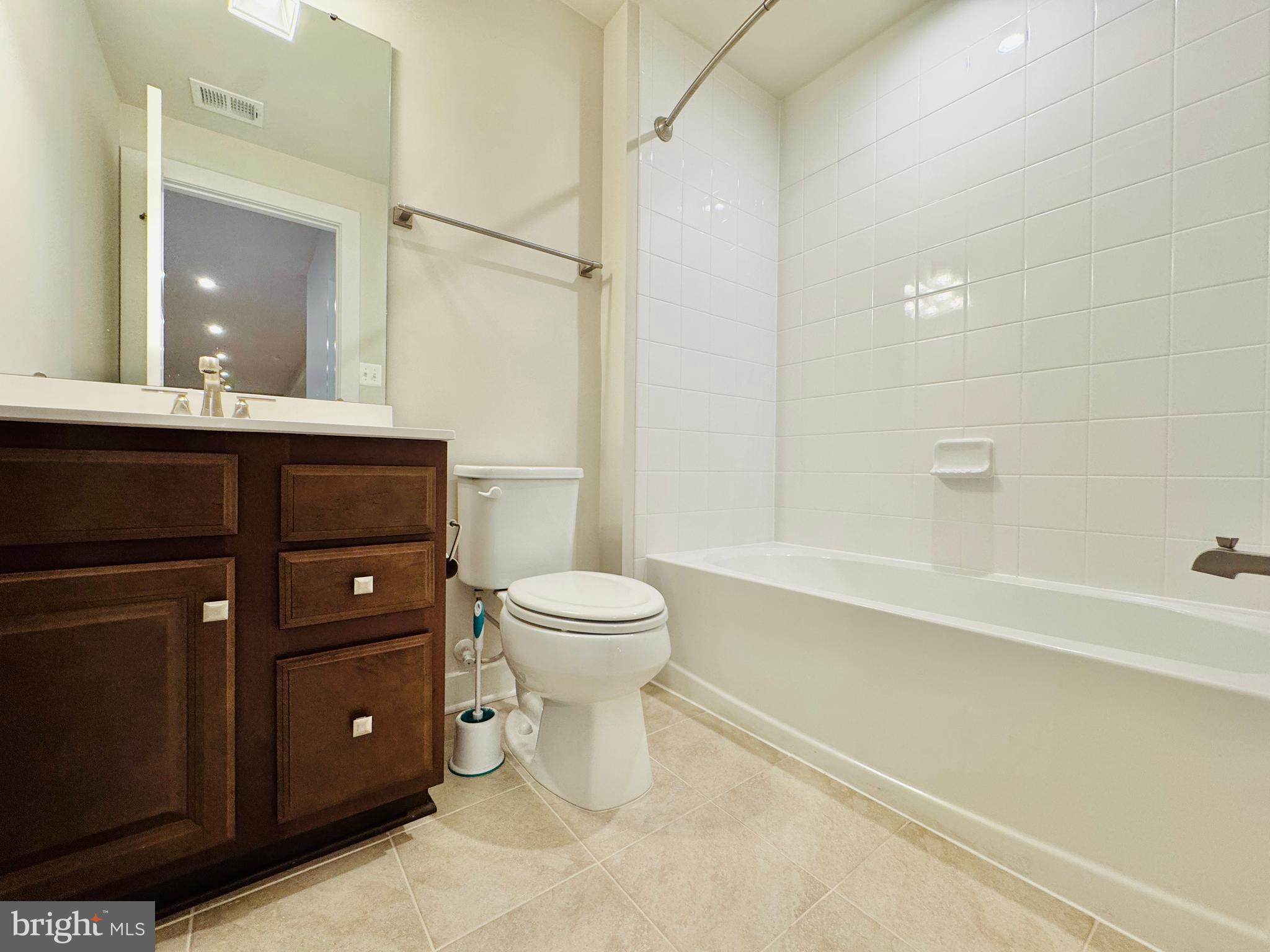 ONVILLE ESTATES - Residential Lease