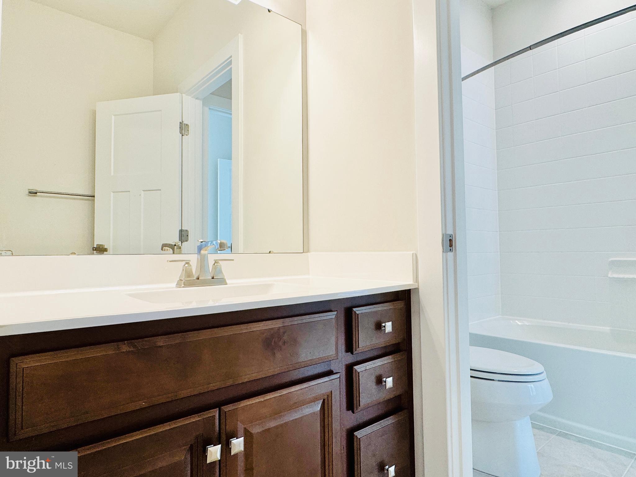 ONVILLE ESTATES - Residential Lease