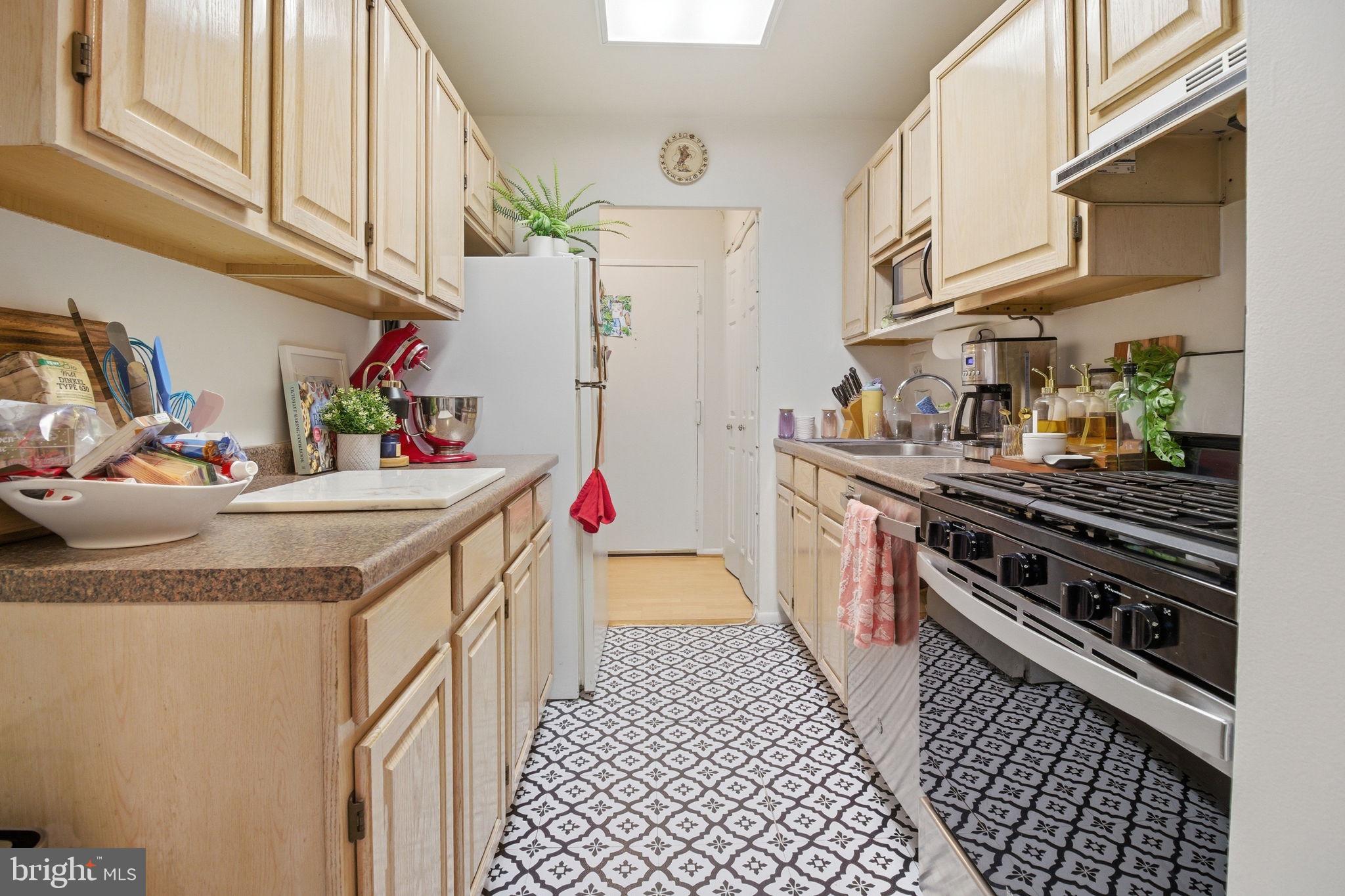 1210 N TAFT STREET N 205