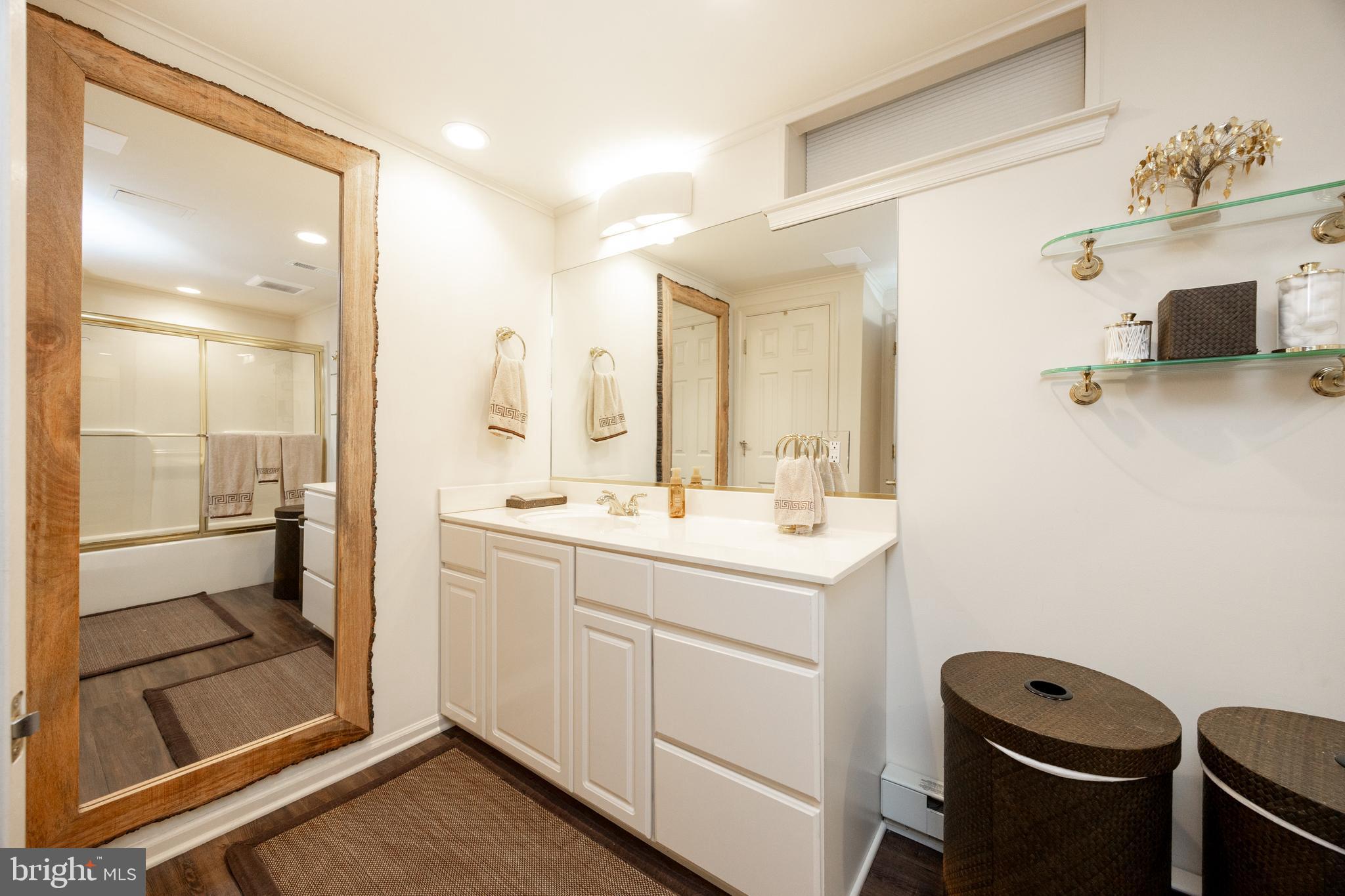 RADLEY RUN - Residential