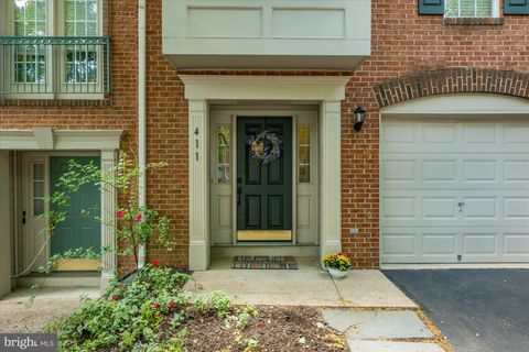 Photo of 411 Ashford Lane, ALEXANDRIA, VA 22304 (MLS # VAAX2059204)