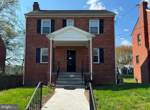 MLS: DCDC2197636