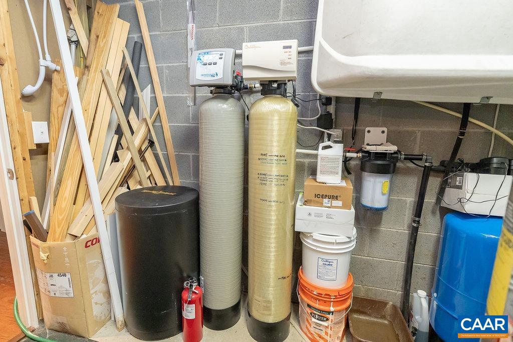 FOX HOLLOW - Residential