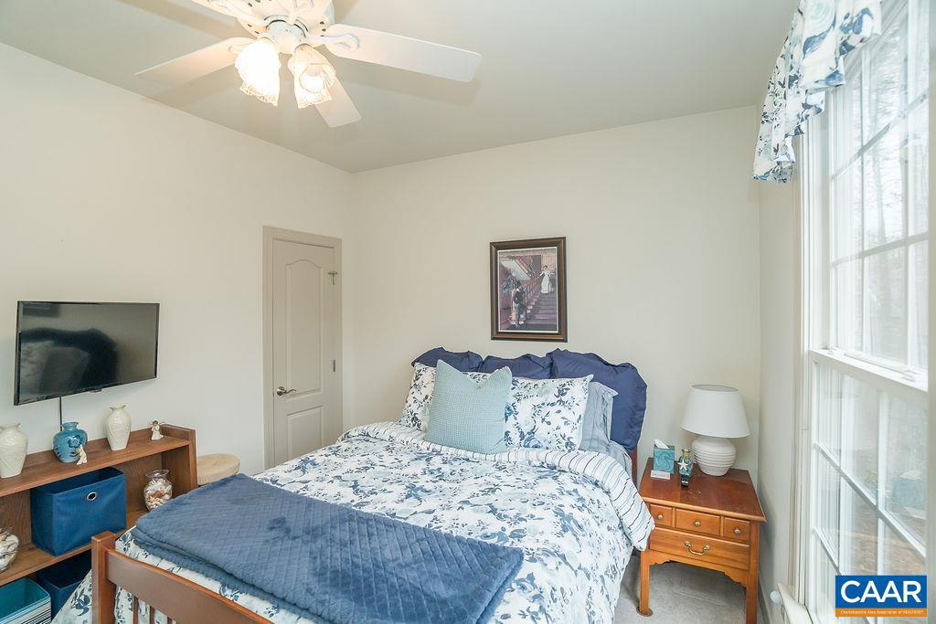 FOX HOLLOW - Residential