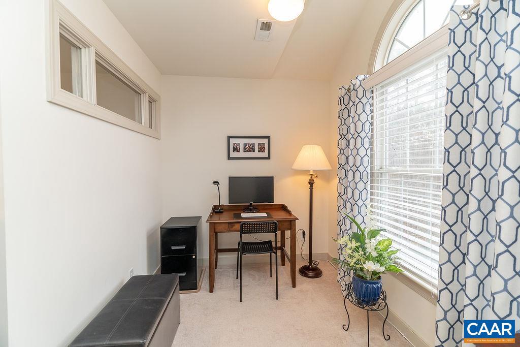 FOX HOLLOW - Residential