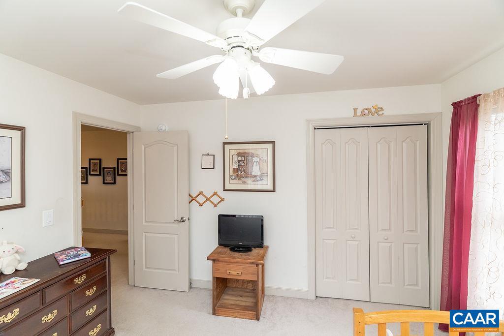 FOX HOLLOW - Residential