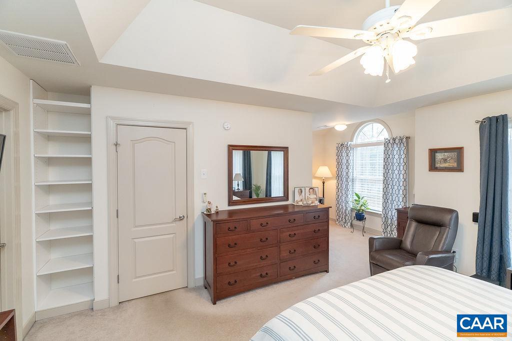 FOX HOLLOW - Residential