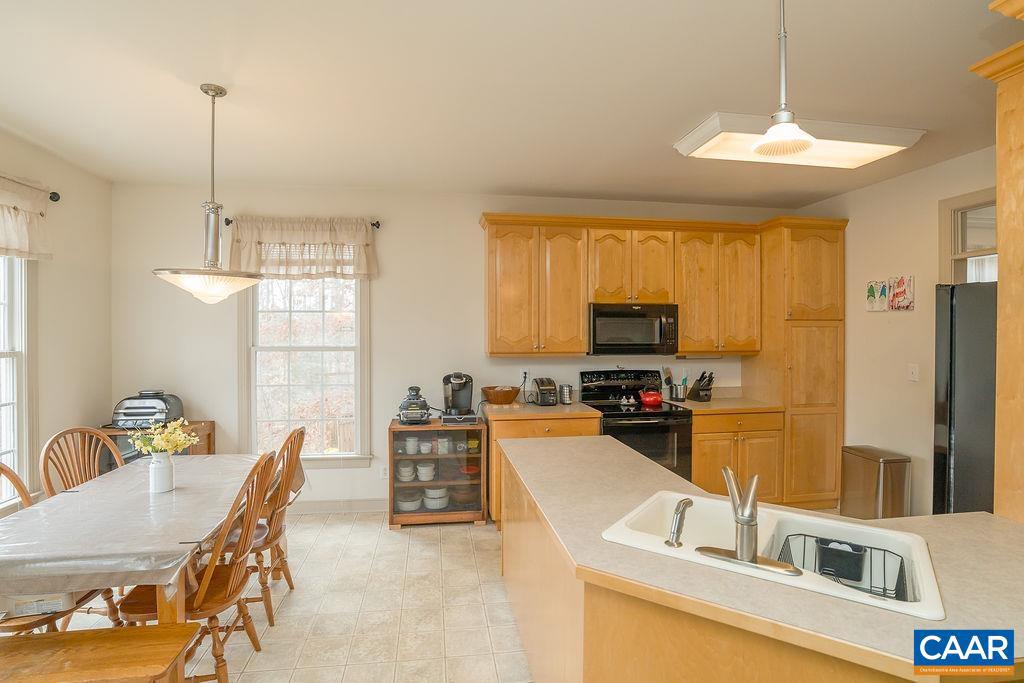 FOX HOLLOW - Residential