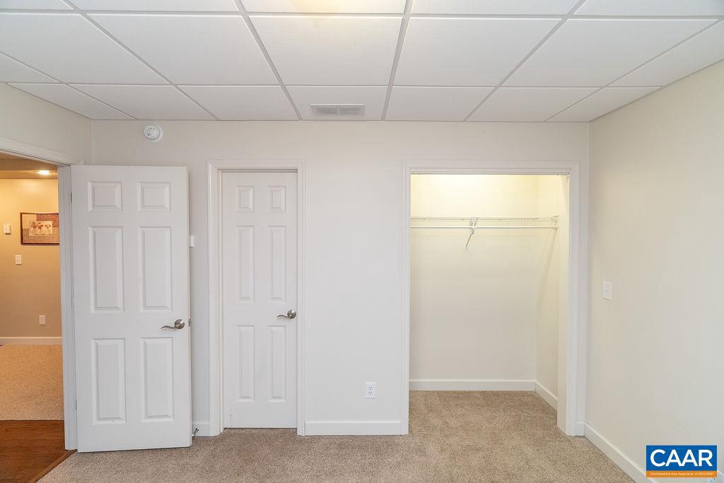 FOX HOLLOW - Residential