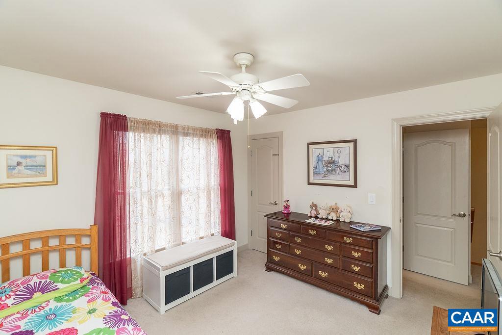 FOX HOLLOW - Residential