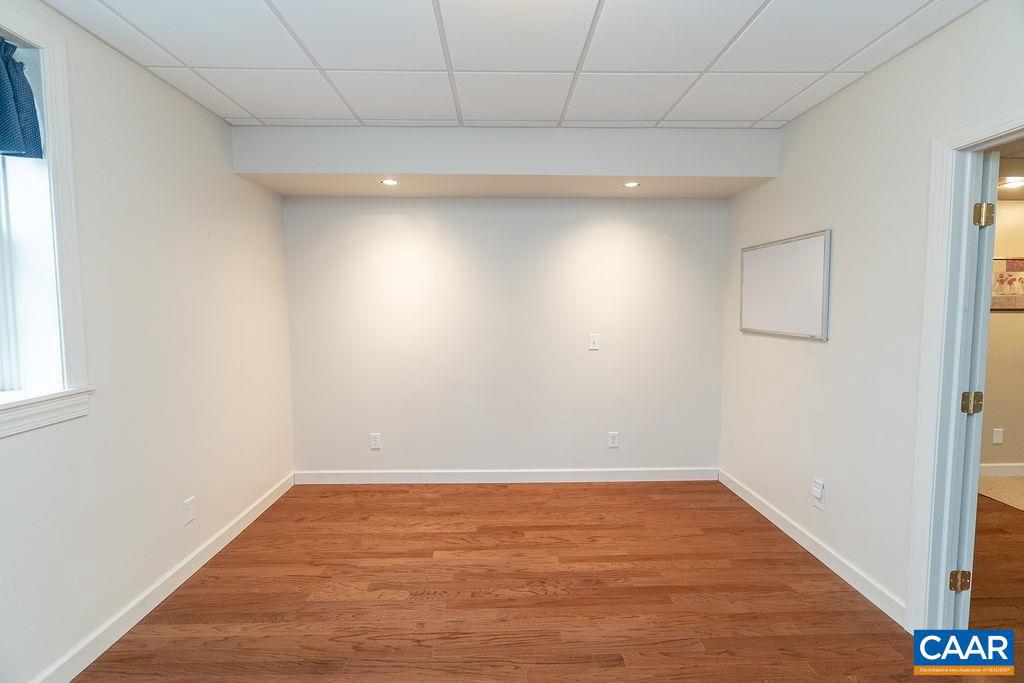 FOX HOLLOW - Residential