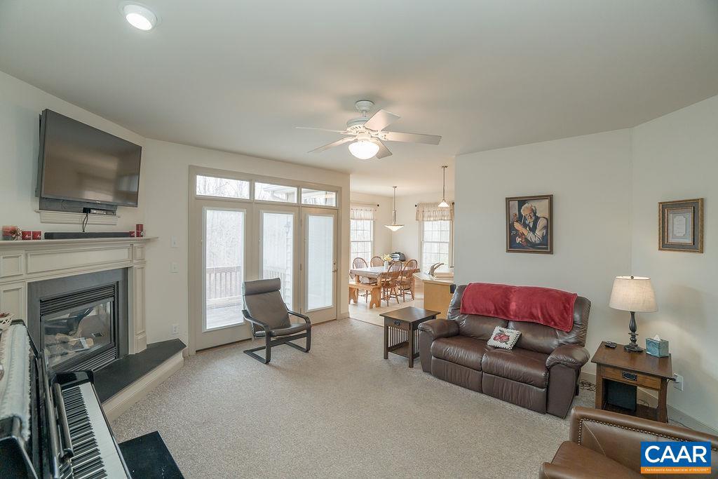 FOX HOLLOW - Residential