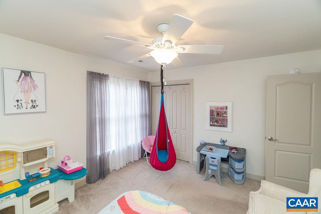 FOX HOLLOW - Residential