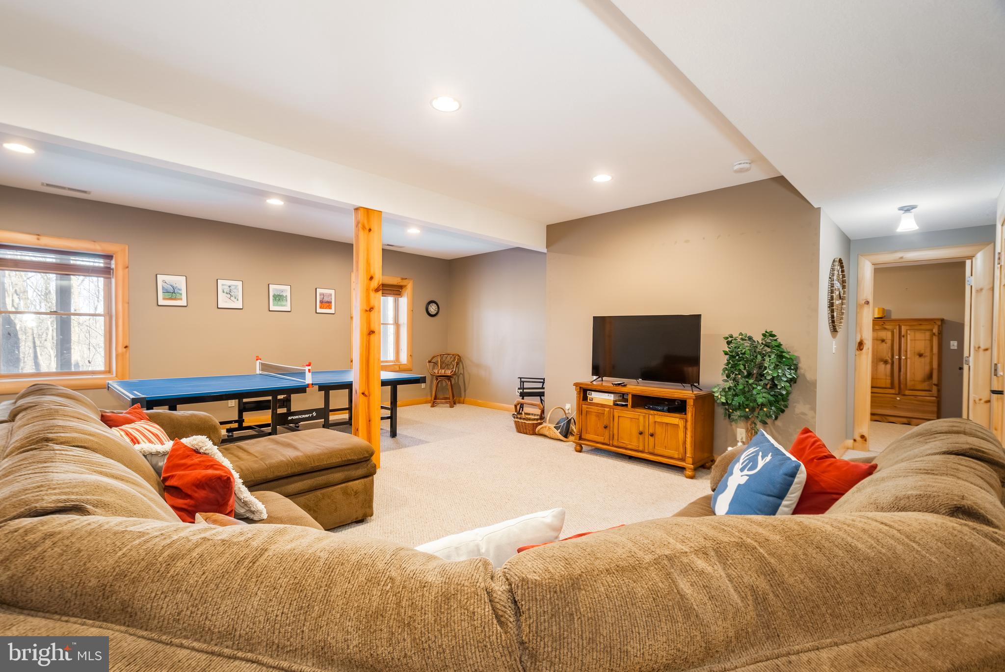 HUNTERS RIDGE ESTATES - Residential