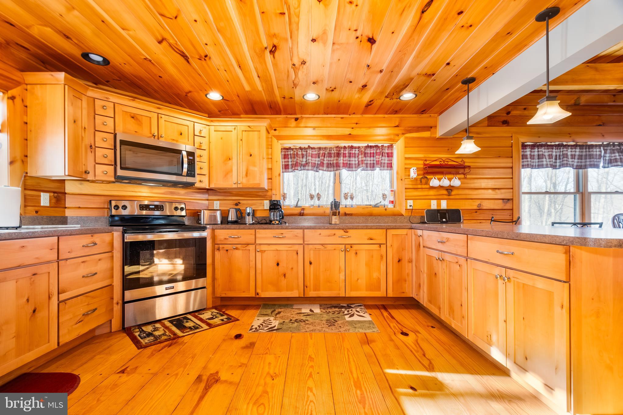 HUNTERS RIDGE ESTATES - Residential