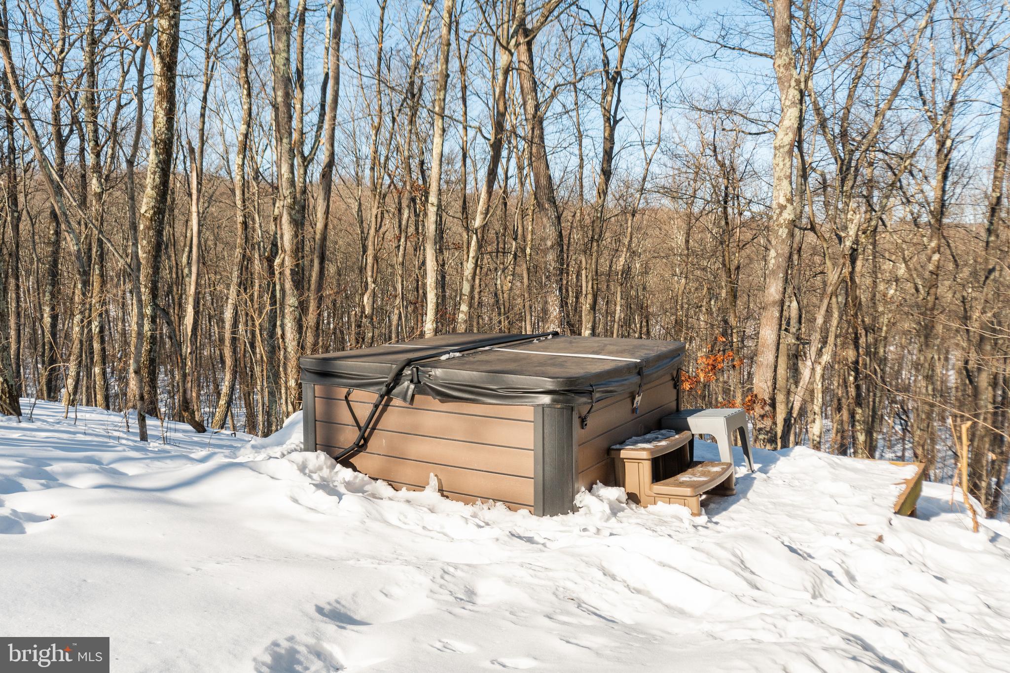 HUNTERS RIDGE ESTATES - Residential