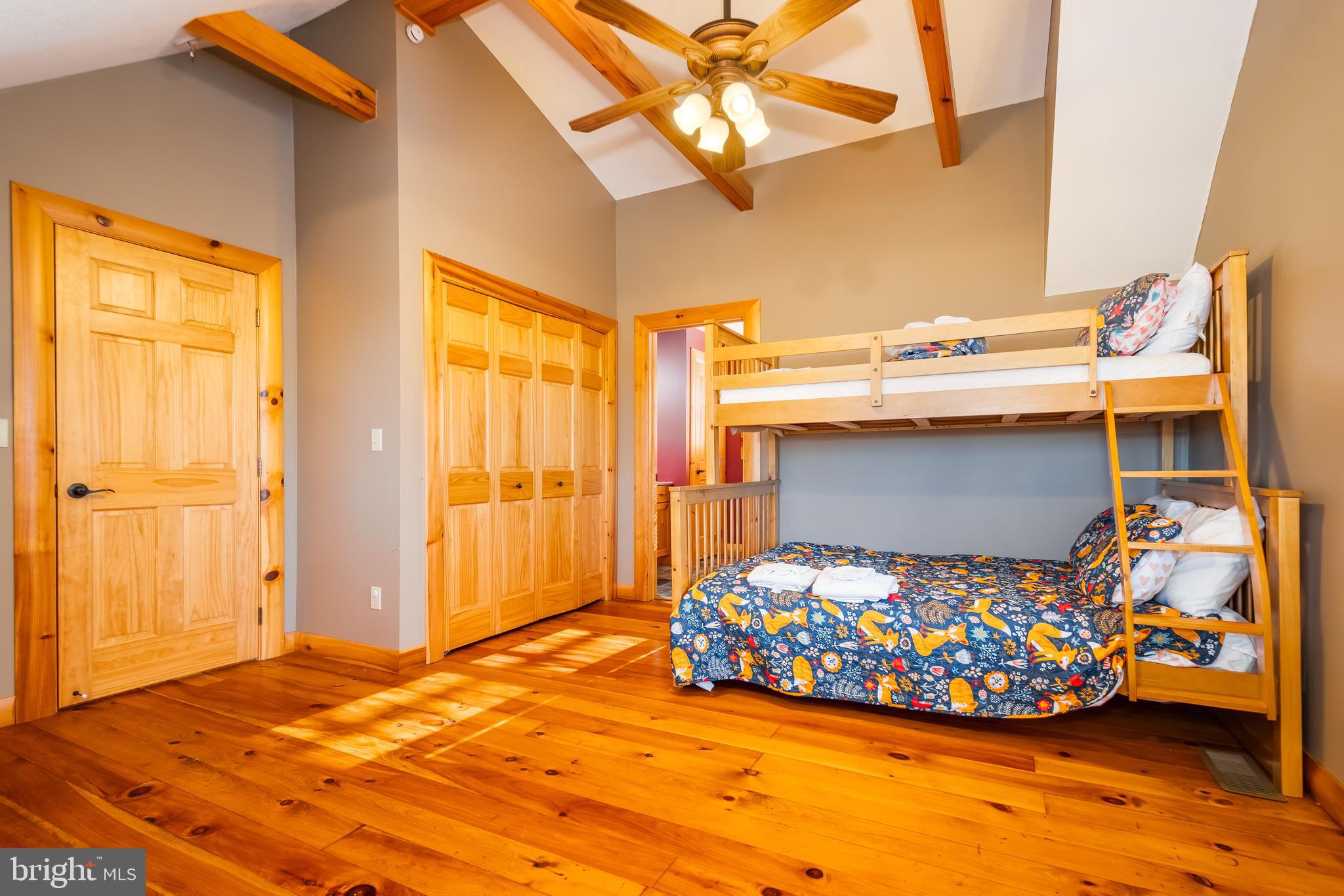 HUNTERS RIDGE ESTATES - Residential