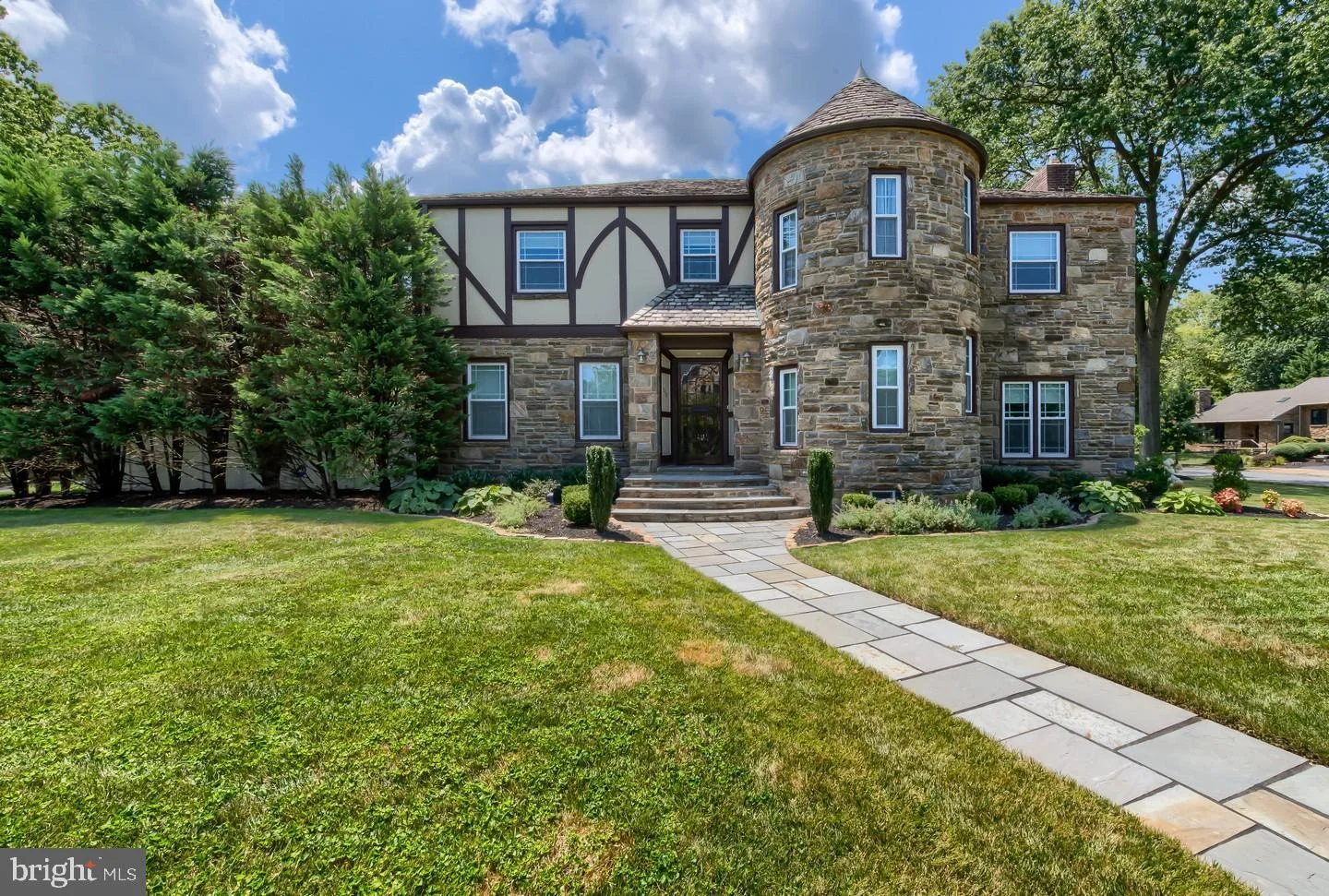 310 Hawthorne Drive, Wilmington, DE 19802