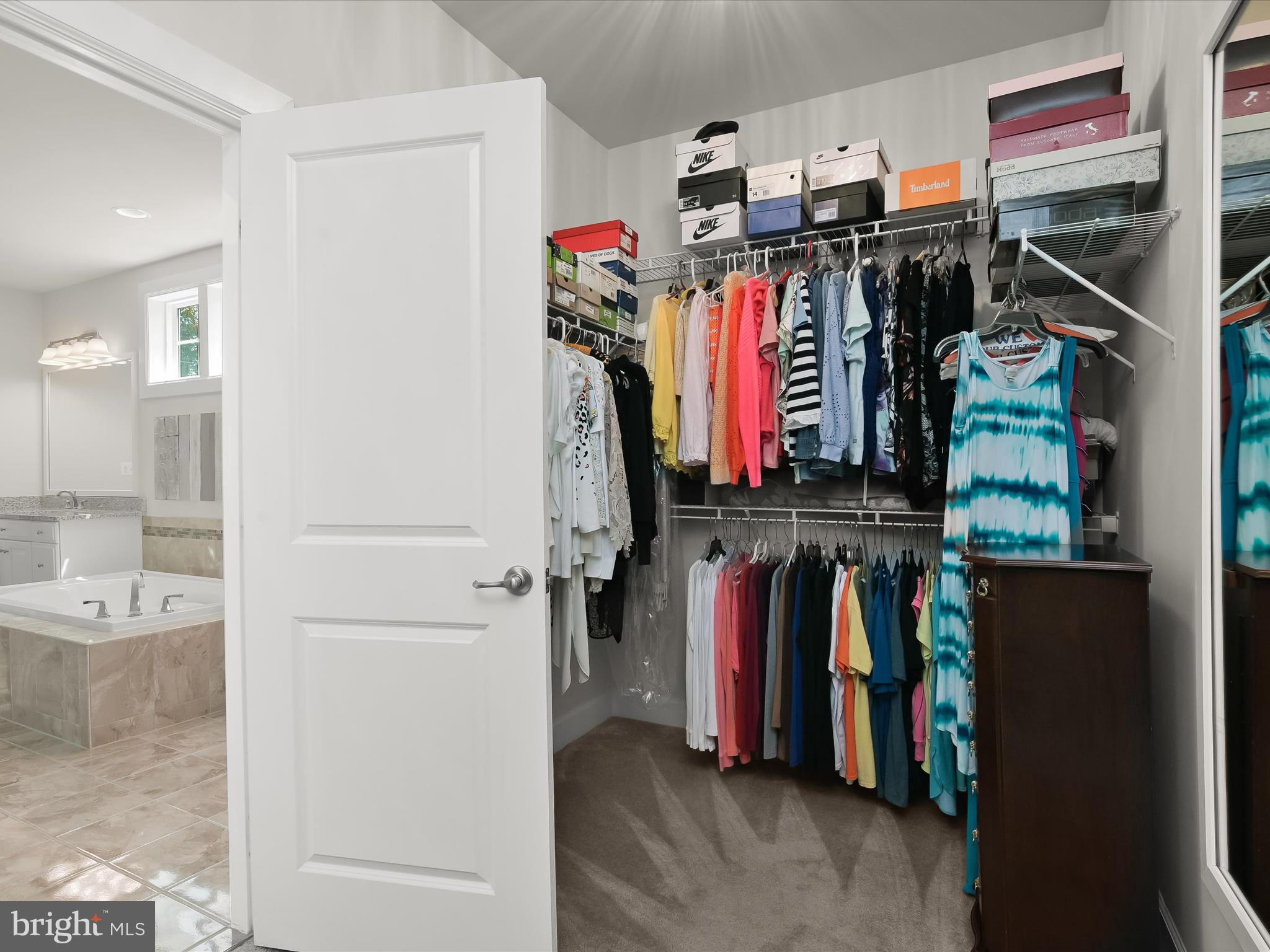 FAIRLANE FARM - Residential