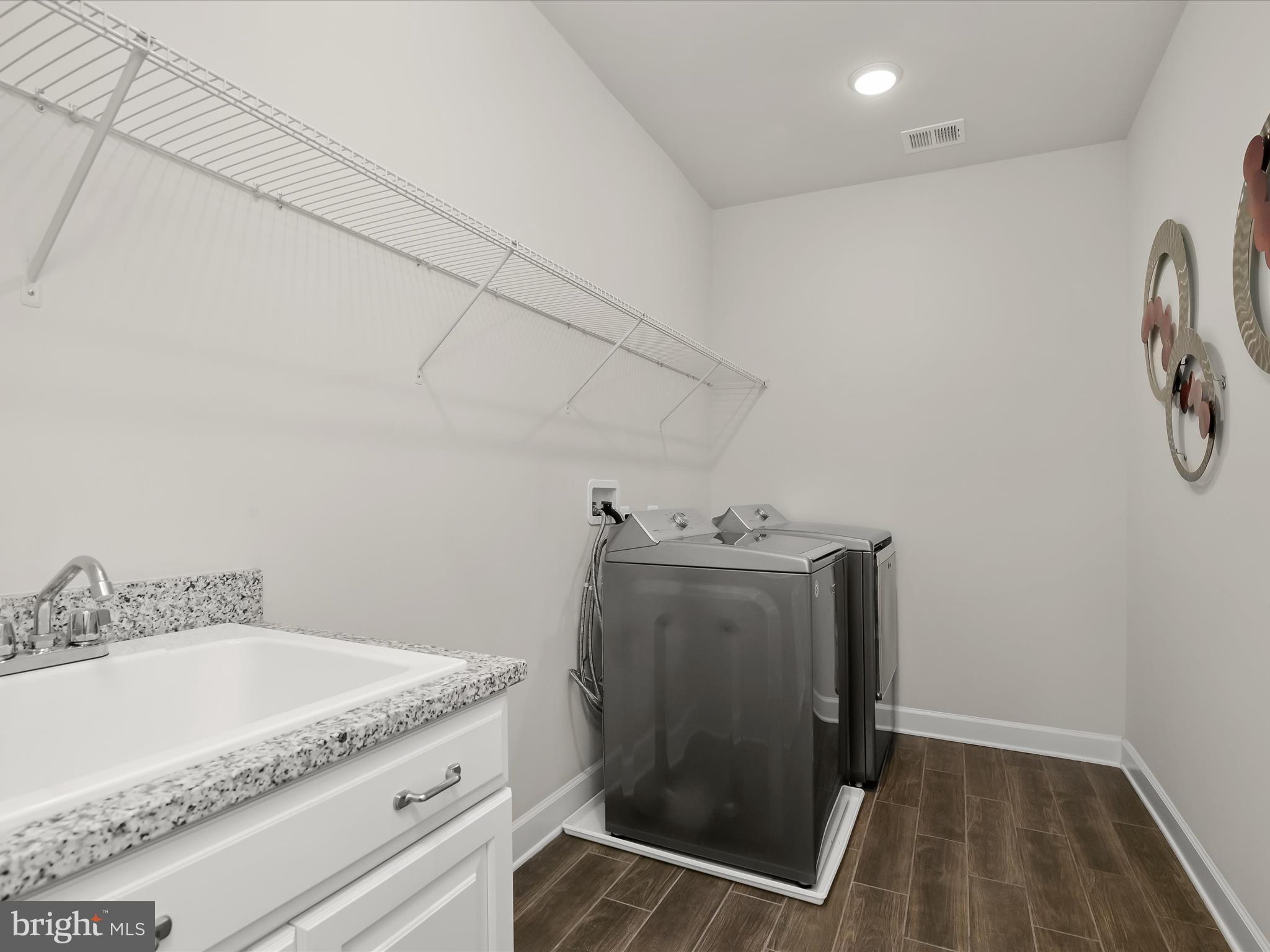 FAIRLANE FARM - Residential