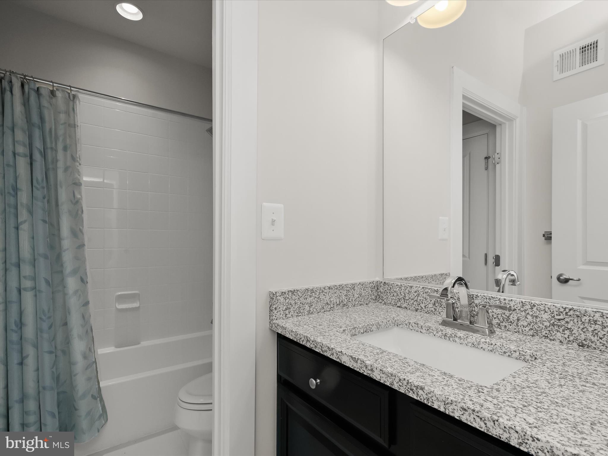 FAIRLANE FARM - Residential