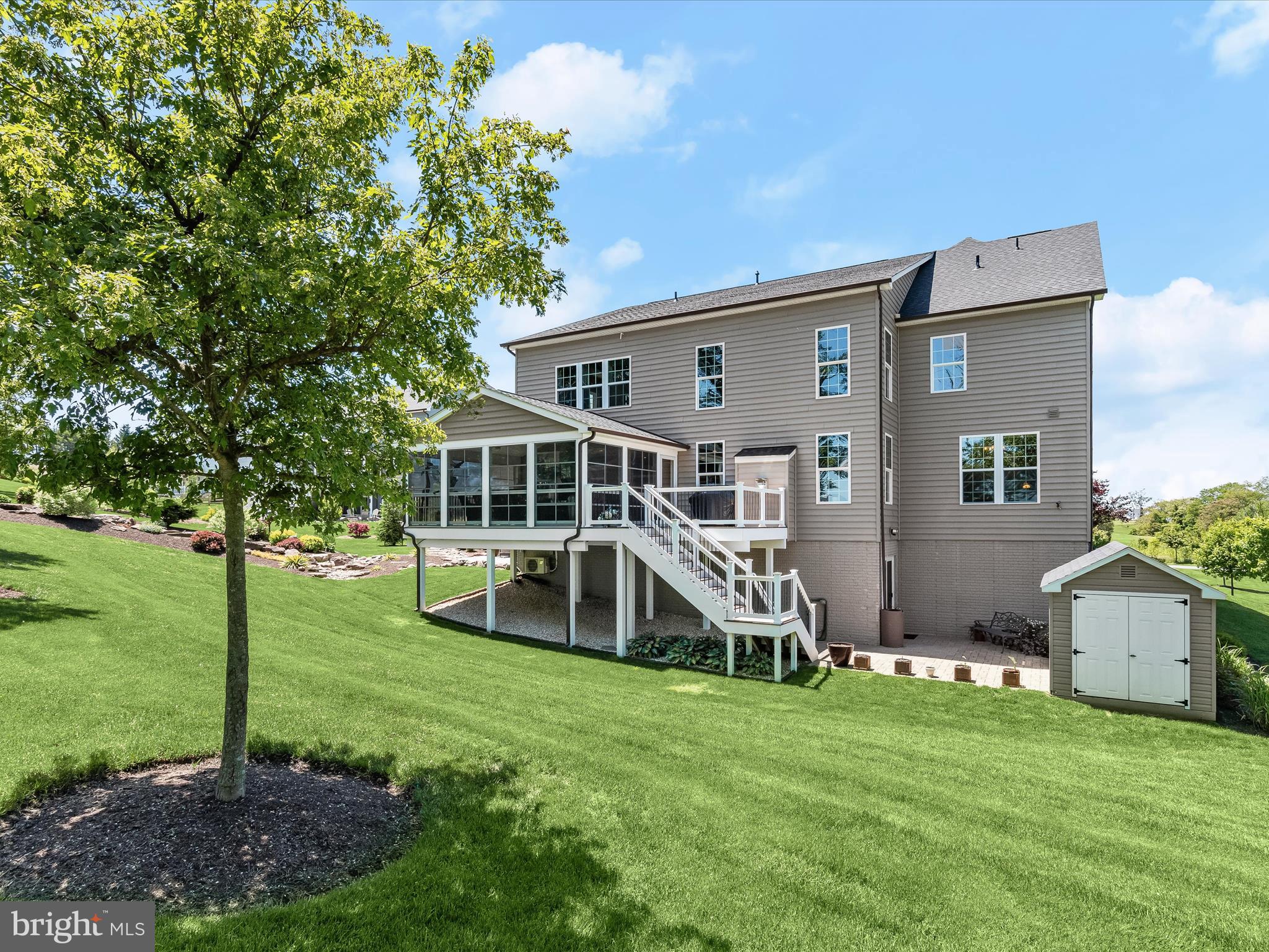 FAIRLANE FARM - Residential