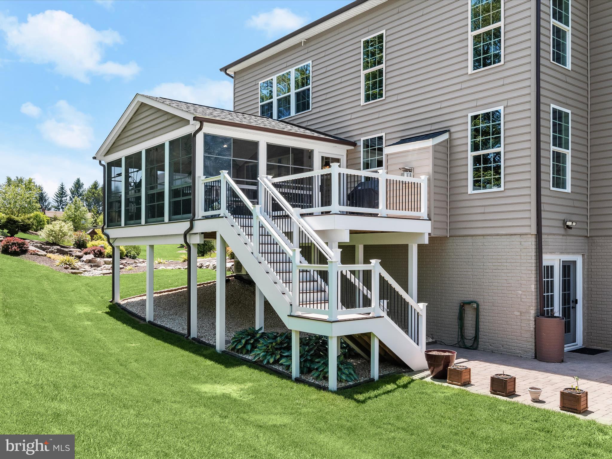 FAIRLANE FARM - Residential