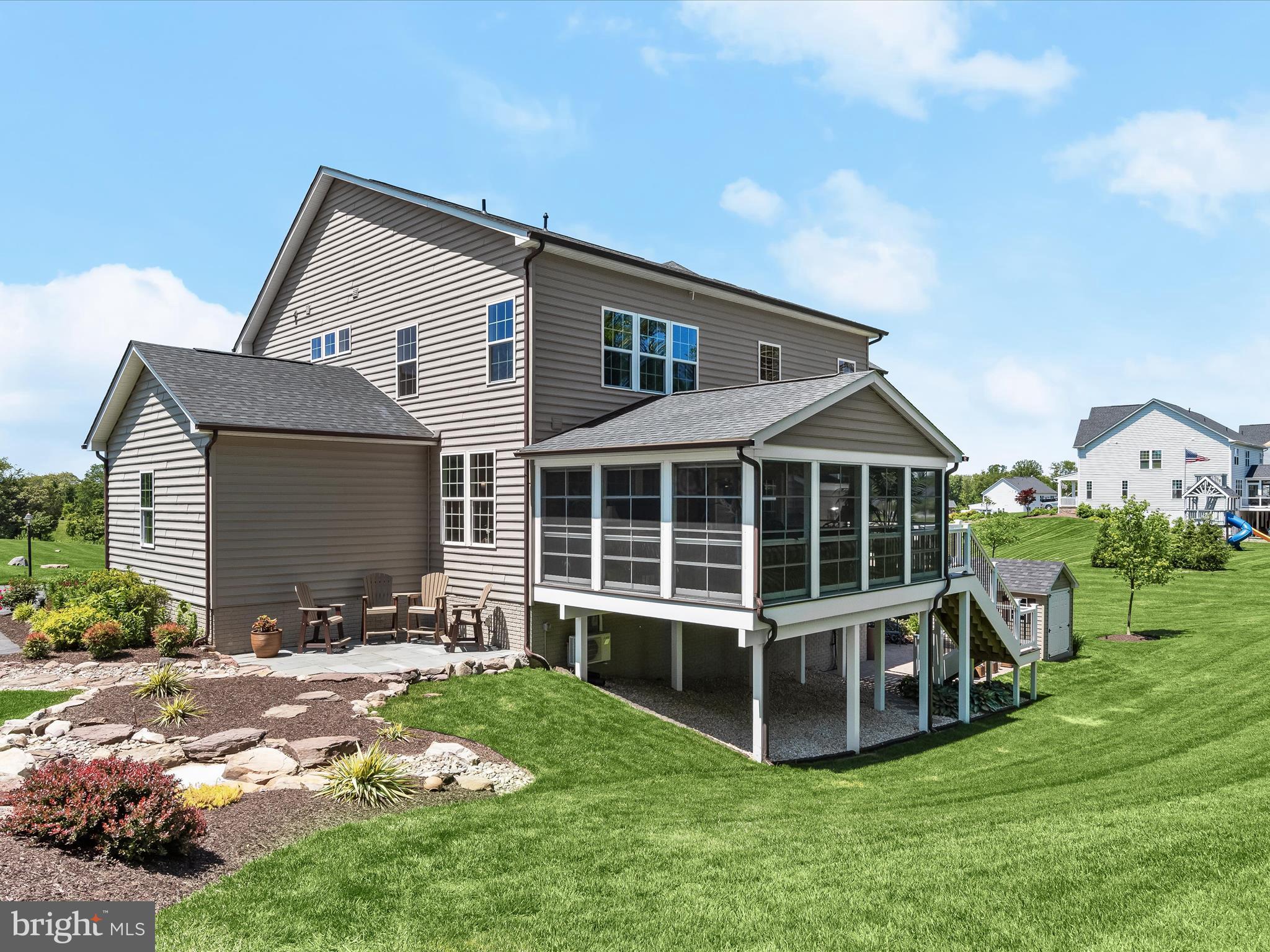 FAIRLANE FARM - Residential