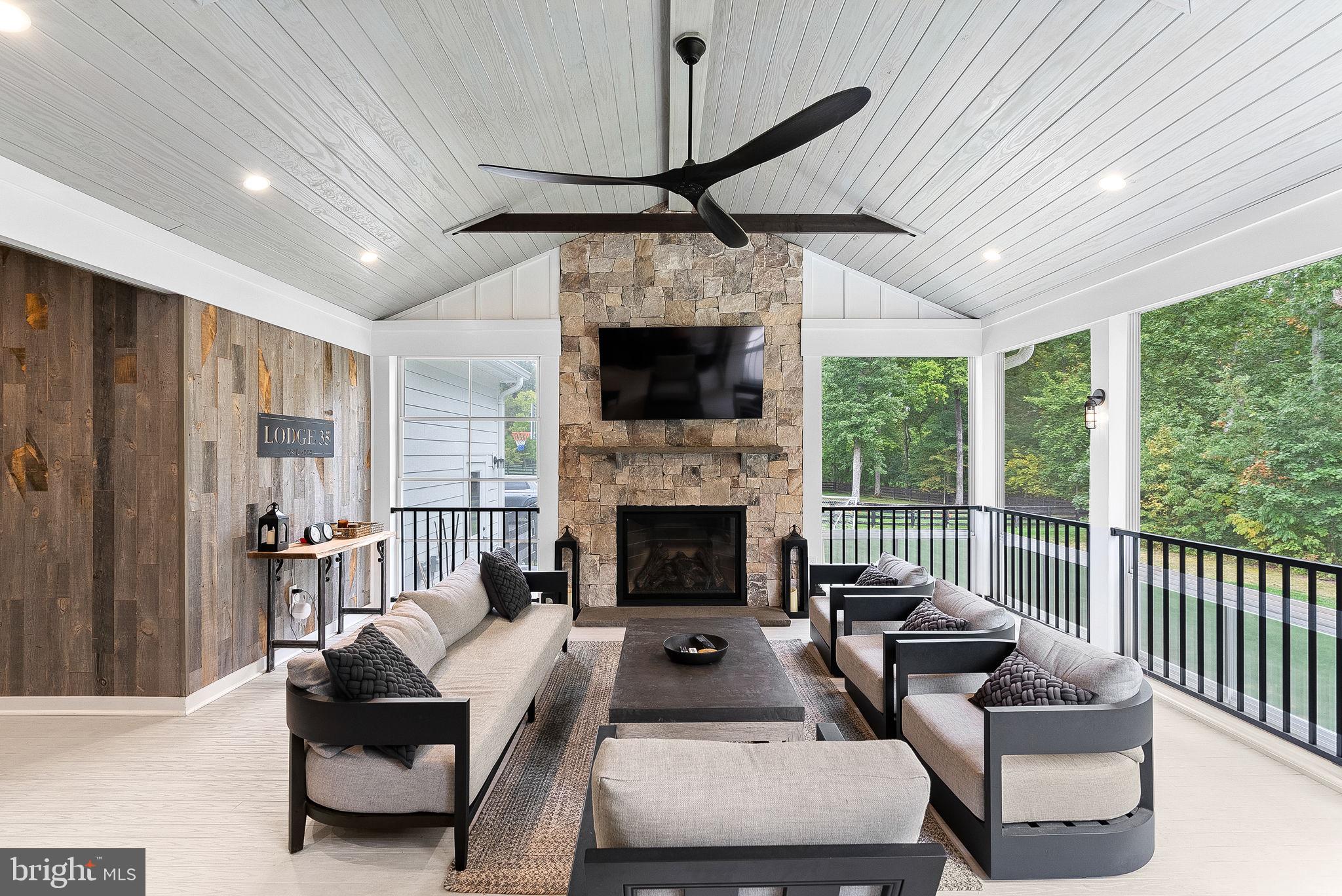 THE GRANT AT WILLOWSFORD - Residential