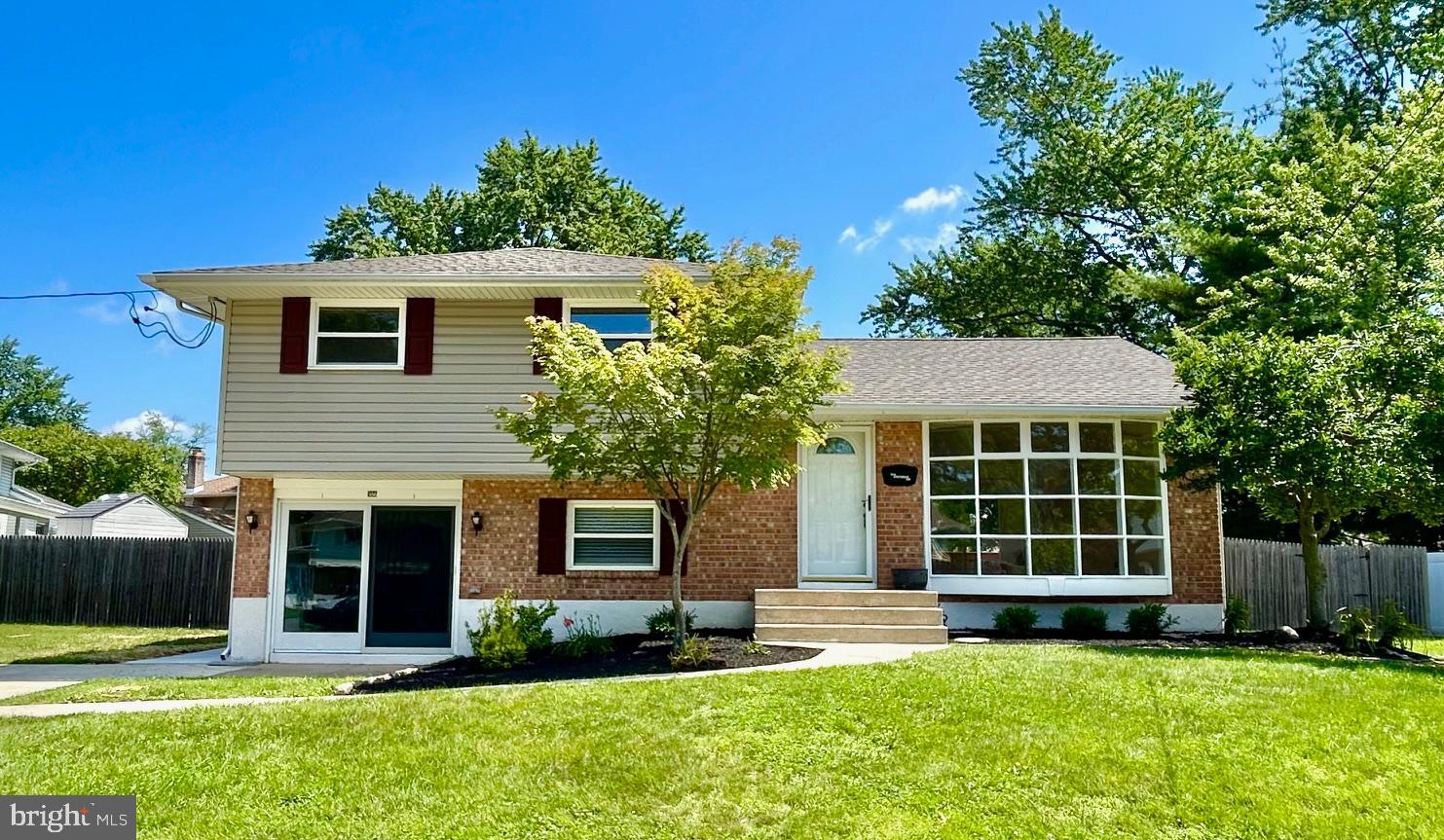 986 SHERBROOK CIRCLE