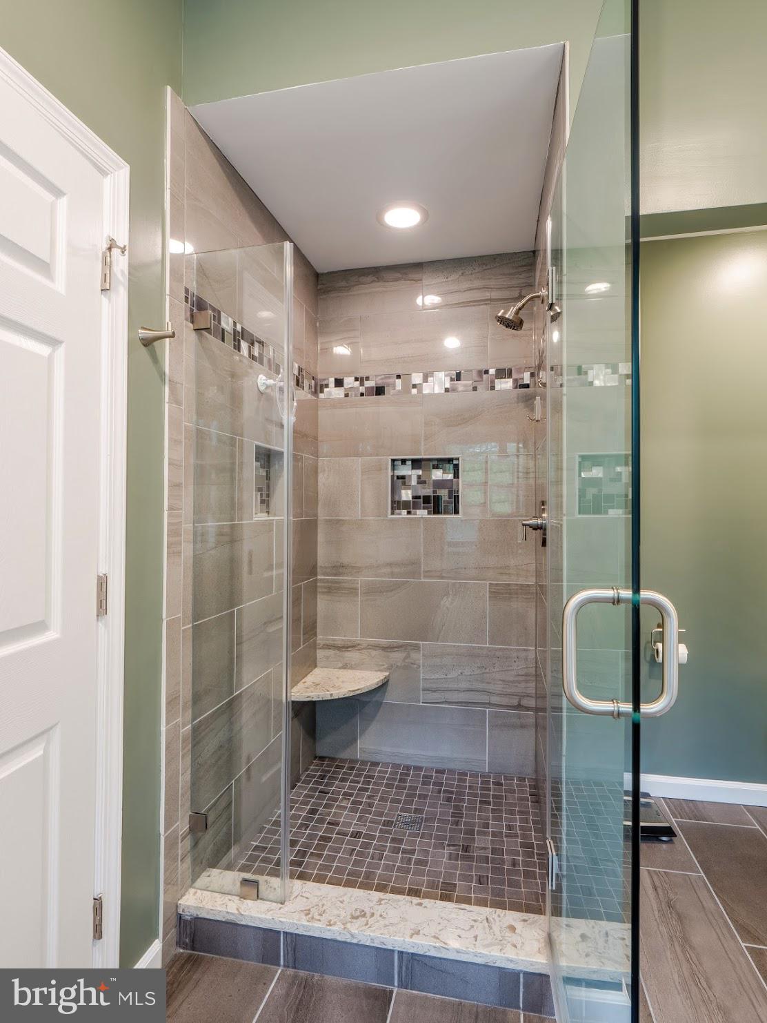 GOVERNORS GROVE - Residential