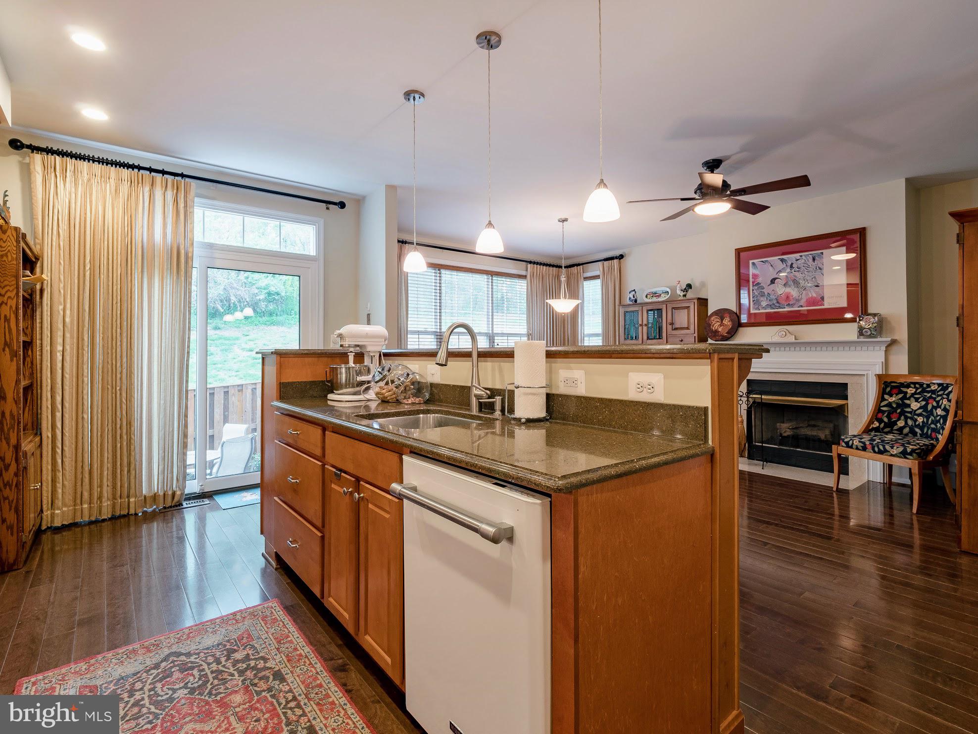 GOVERNORS GROVE - Residential