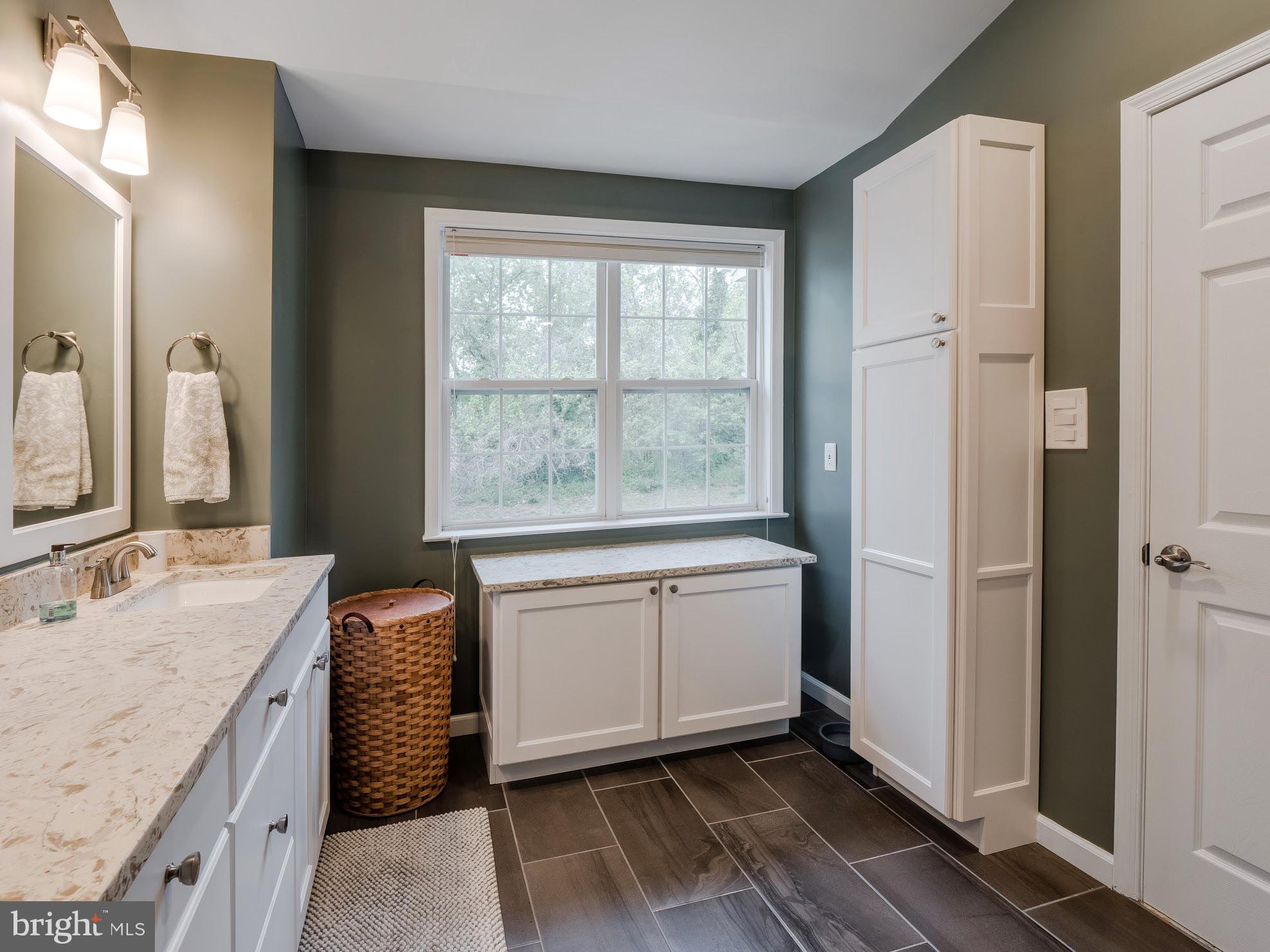 GOVERNORS GROVE - Residential