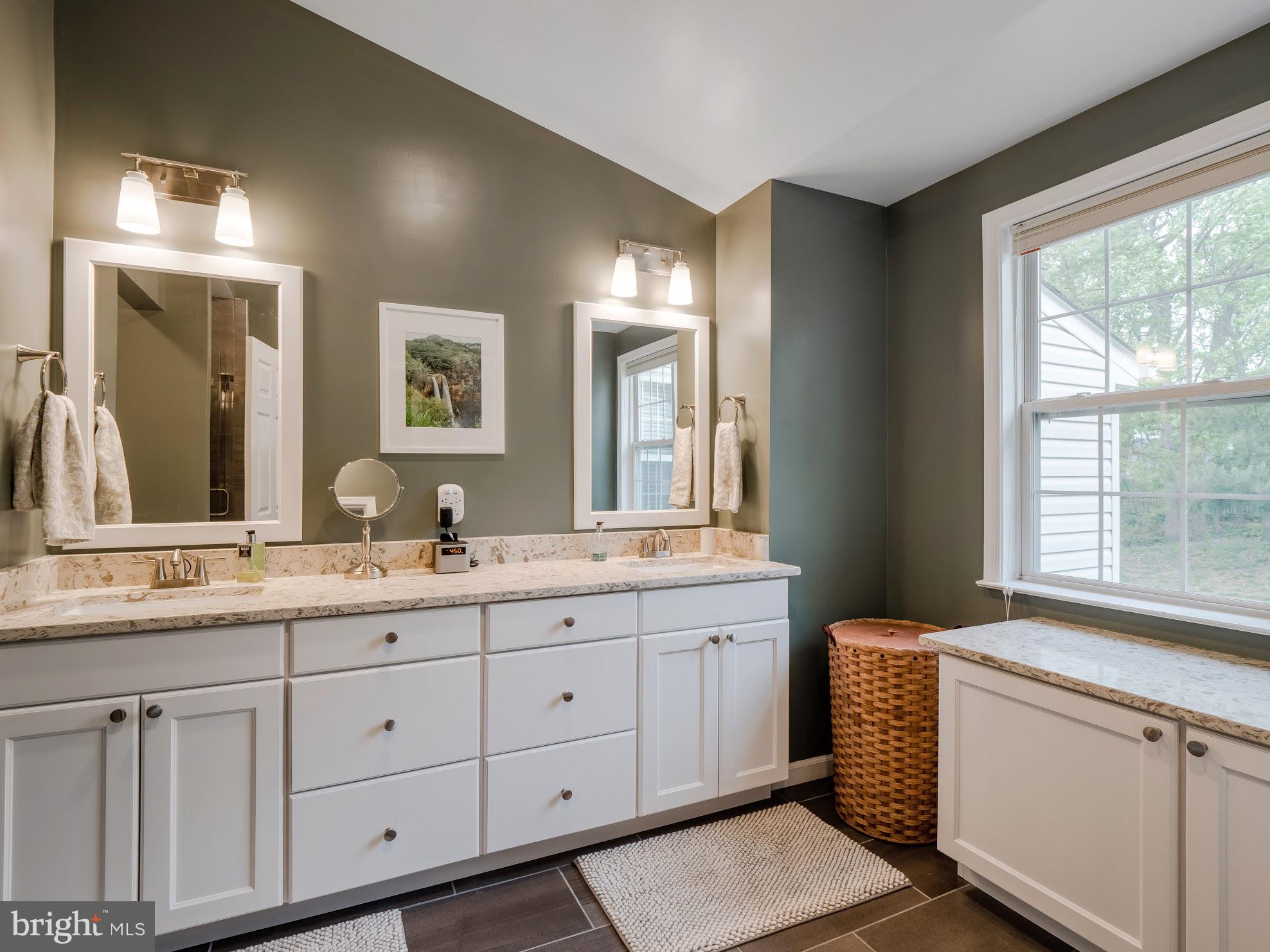 GOVERNORS GROVE - Residential