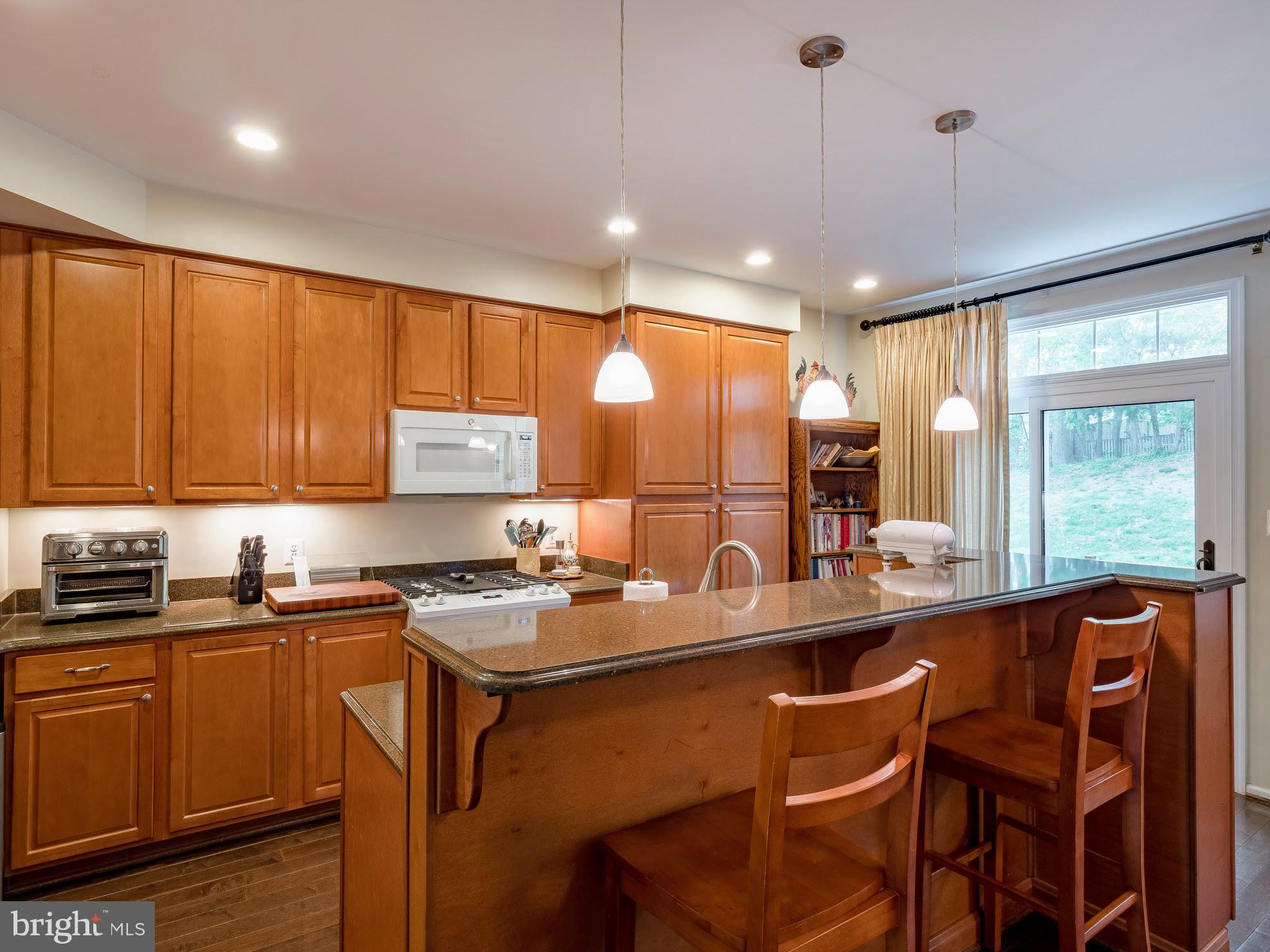 GOVERNORS GROVE - Residential