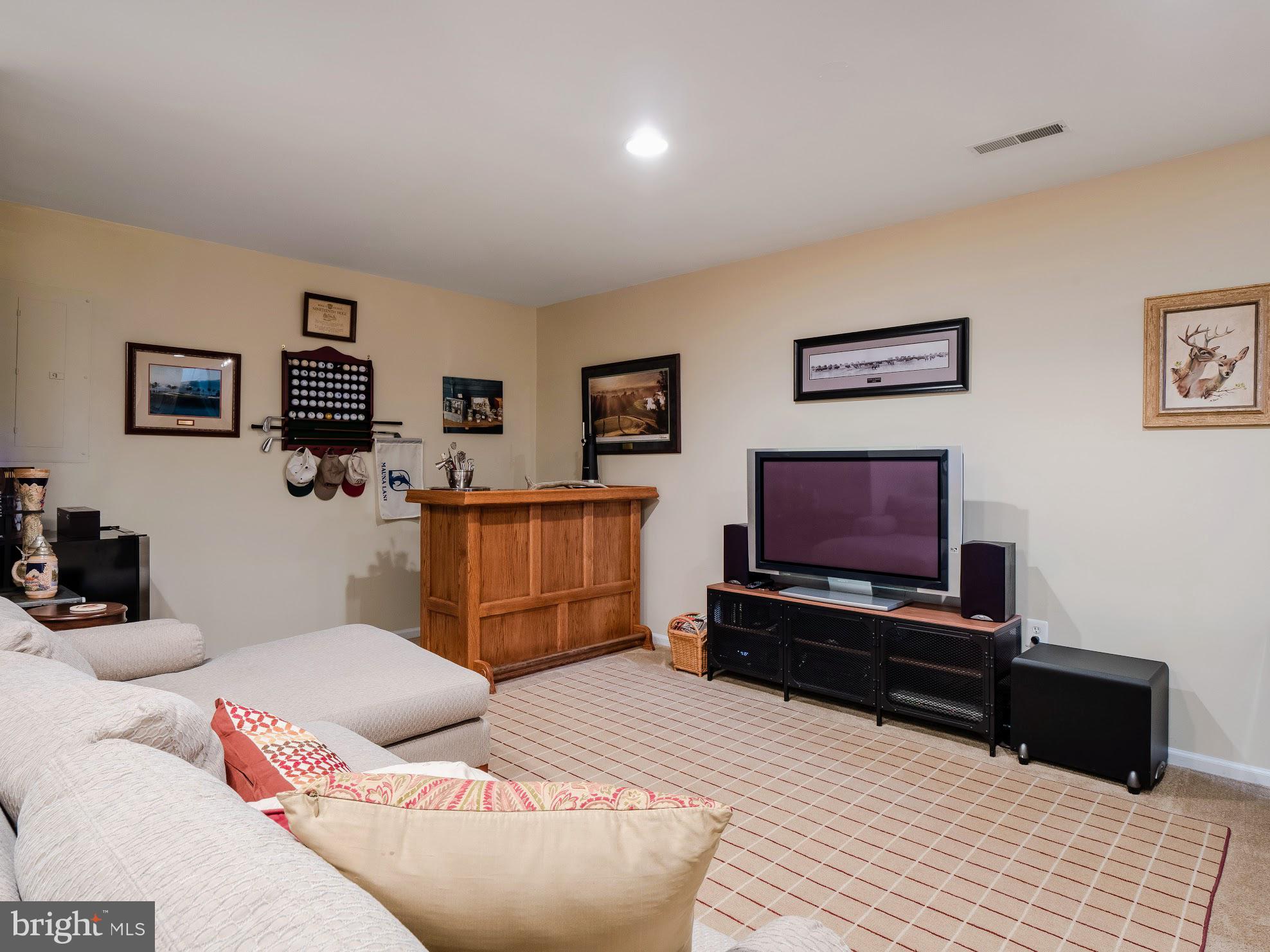 GOVERNORS GROVE - Residential