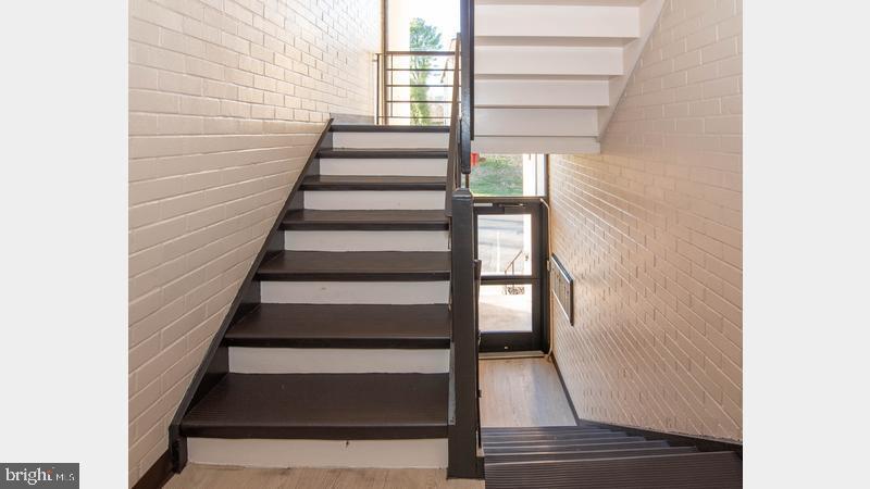 HUNTCREST CONDOMINIUM - Residential