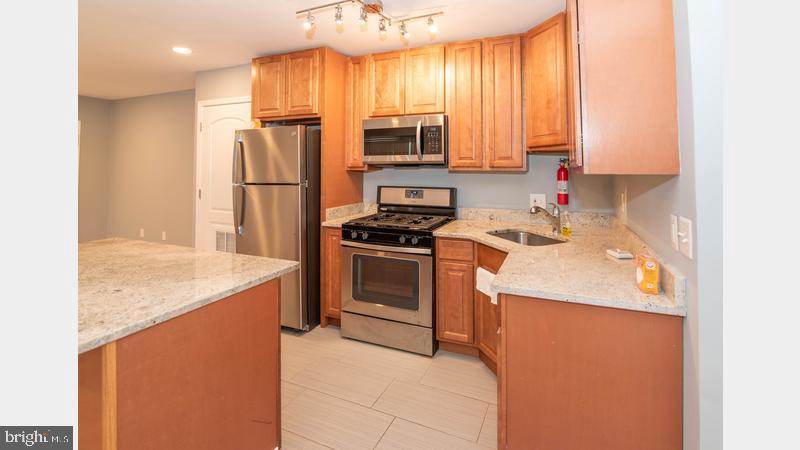 HUNTCREST CONDOMINIUM - Residential