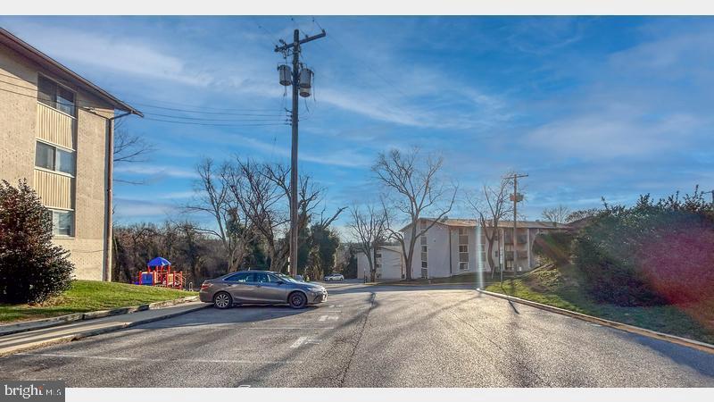 HUNTCREST CONDOMINIUM - Residential