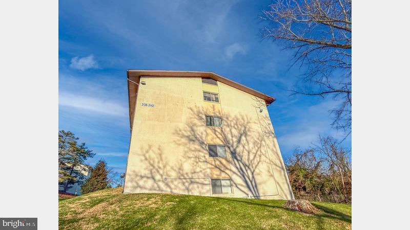 HUNTCREST CONDOMINIUM - Residential