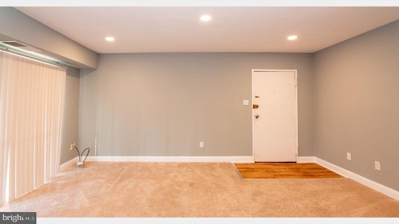 HUNTCREST CONDOMINIUM - Residential